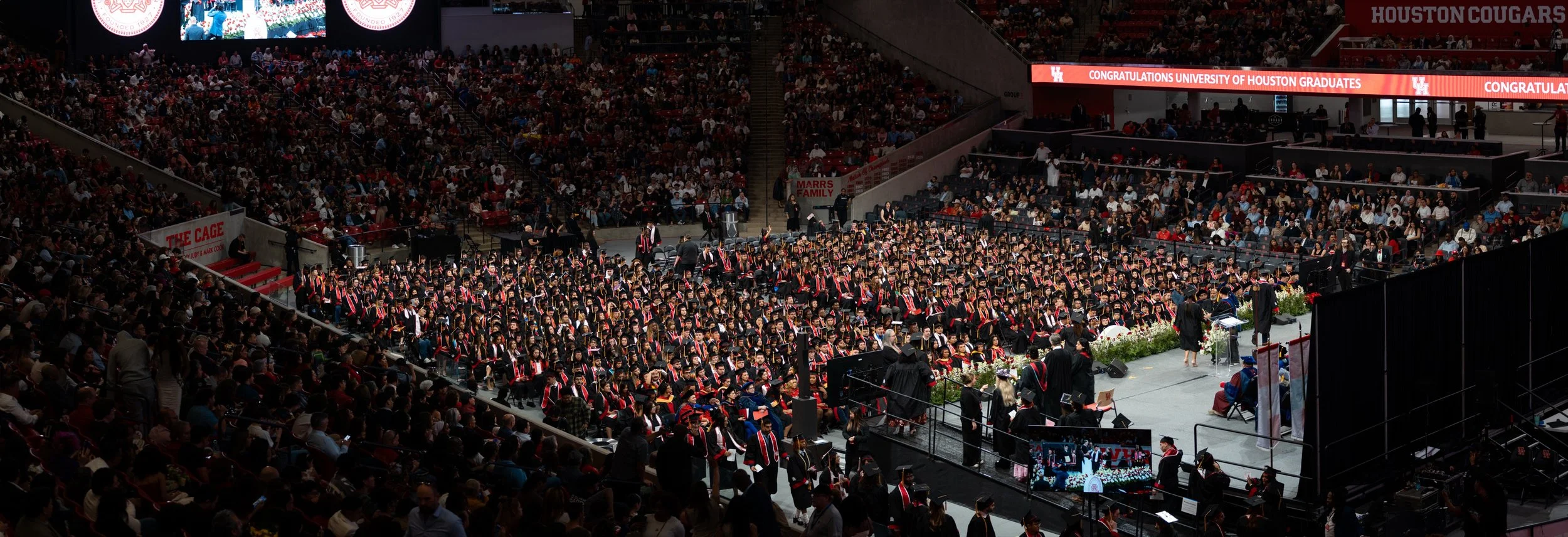 RS195468_Commencement-CLASS-2025-12-18-0015-Pano.jpg