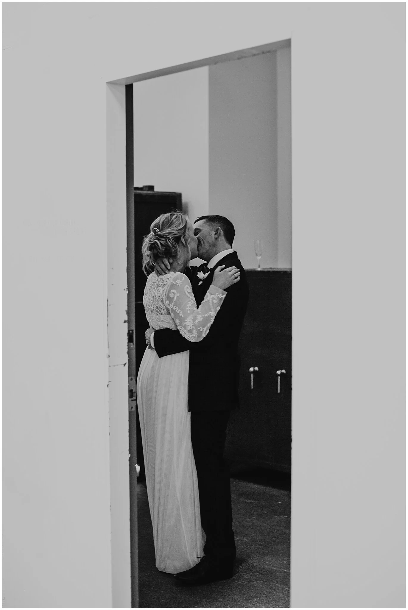 industrial-intimate-settlement-building-wedding_0086.jpg