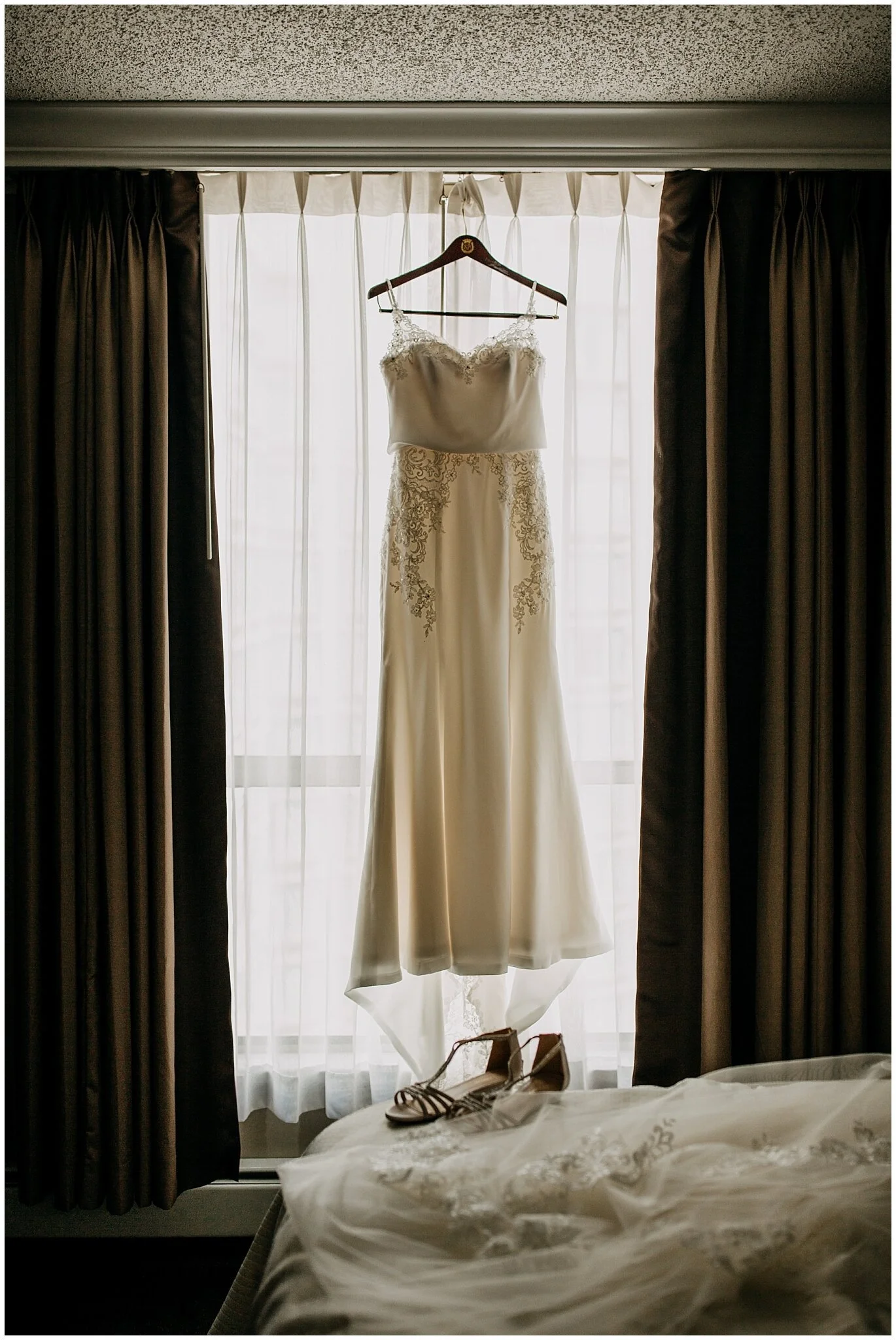 bride's wedding dress at shaughnessy restaurant wedding