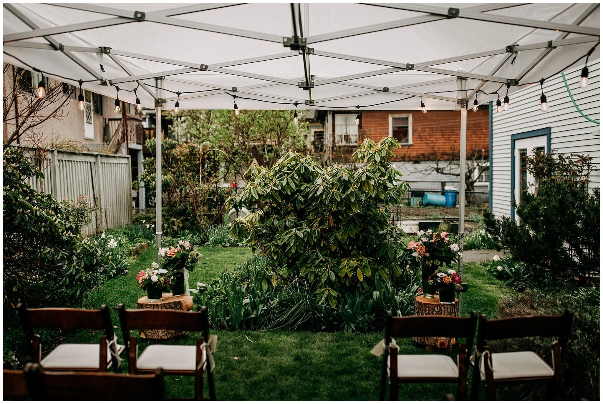 rainy backyard elopement in vancouver