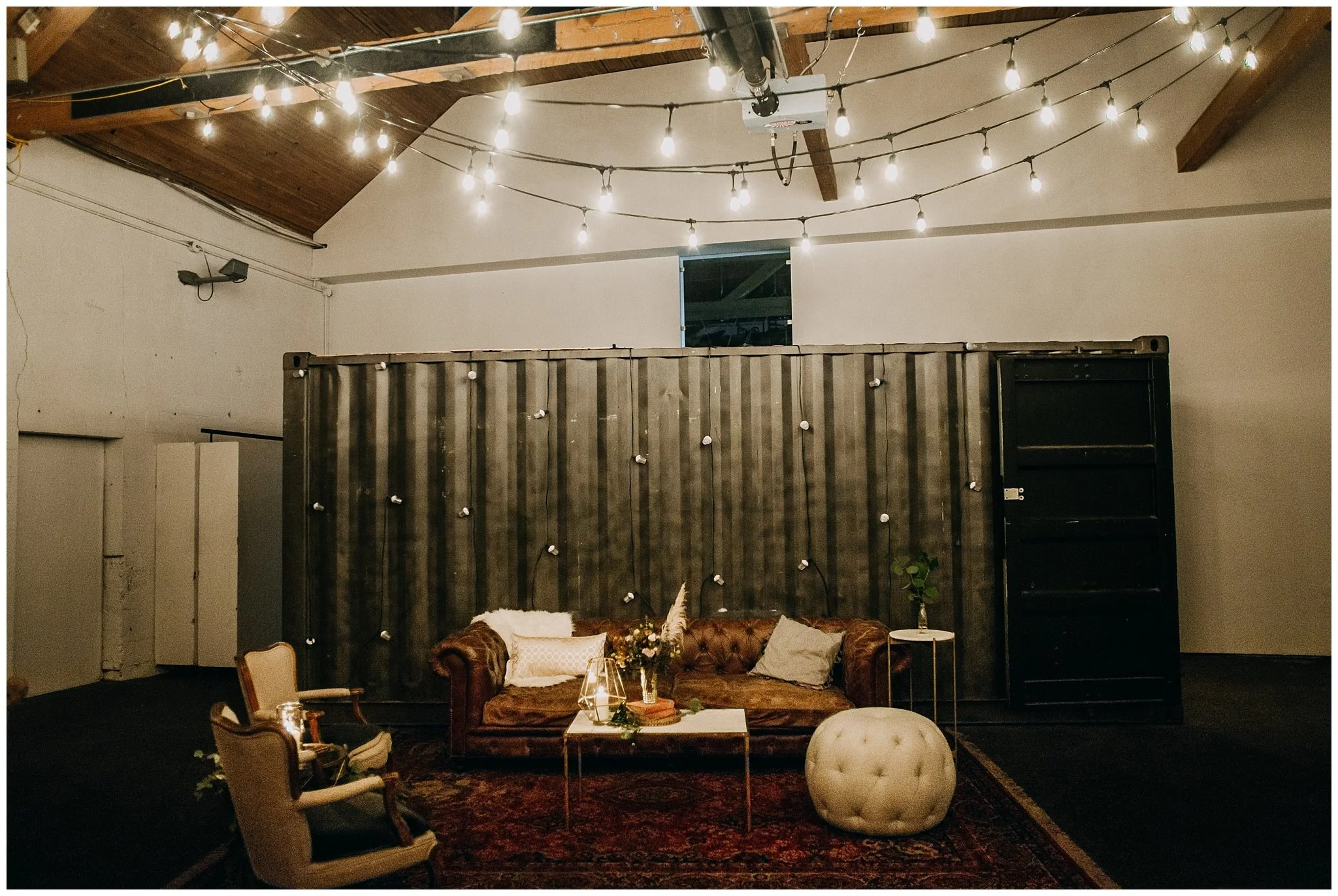 bespoke decor lounge at new years eve settlement building wedding