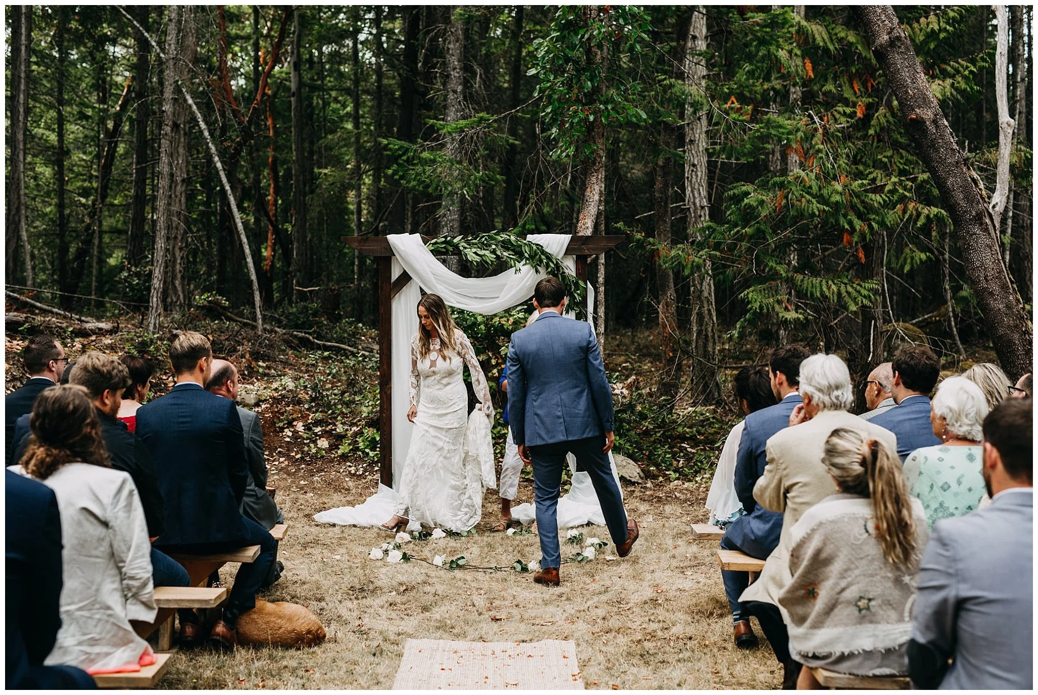 mayne-island-backyard-wedding_0034.jpg