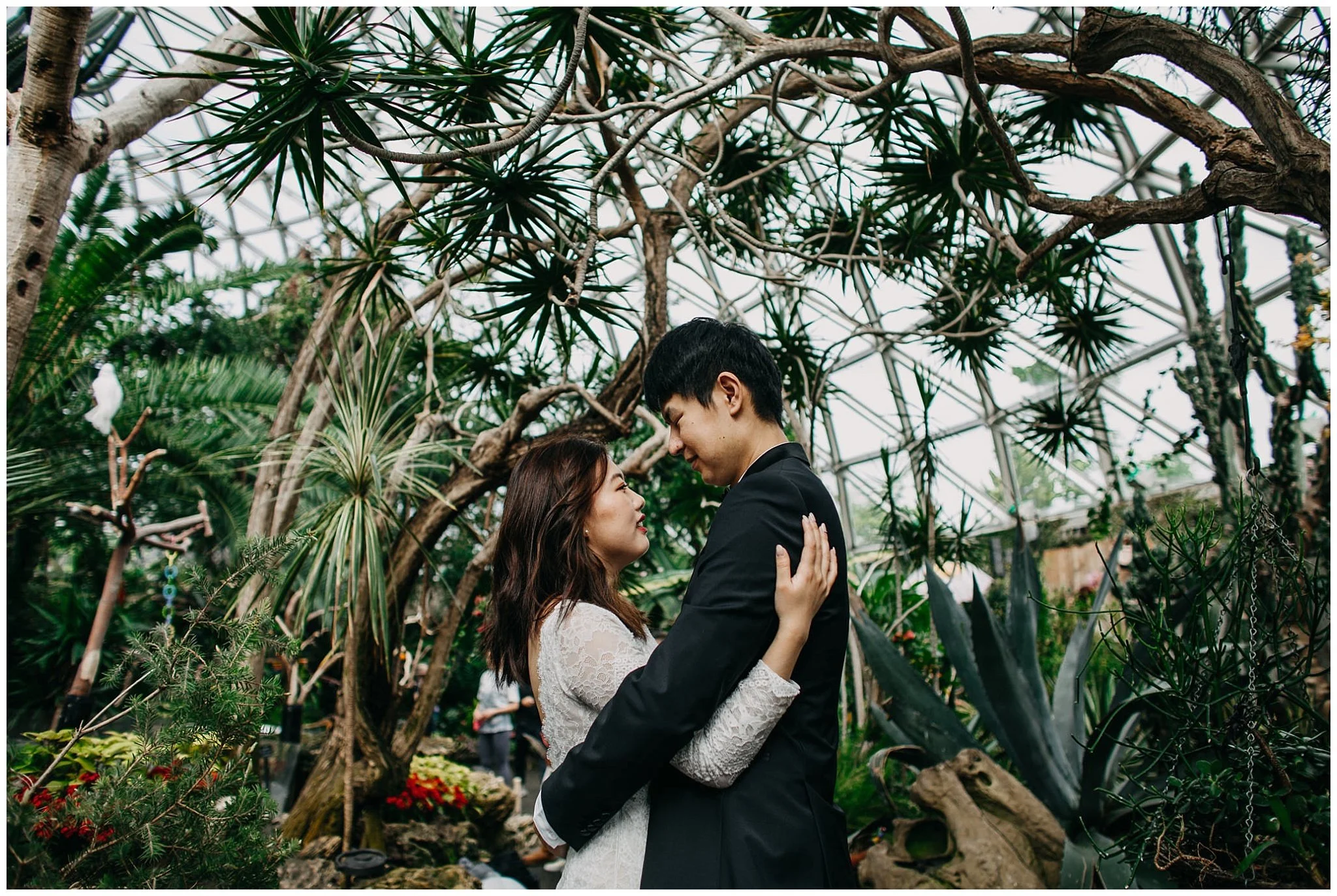 bloedel-conservatory-vancouver-bc-engagement-session_0016.jpg
