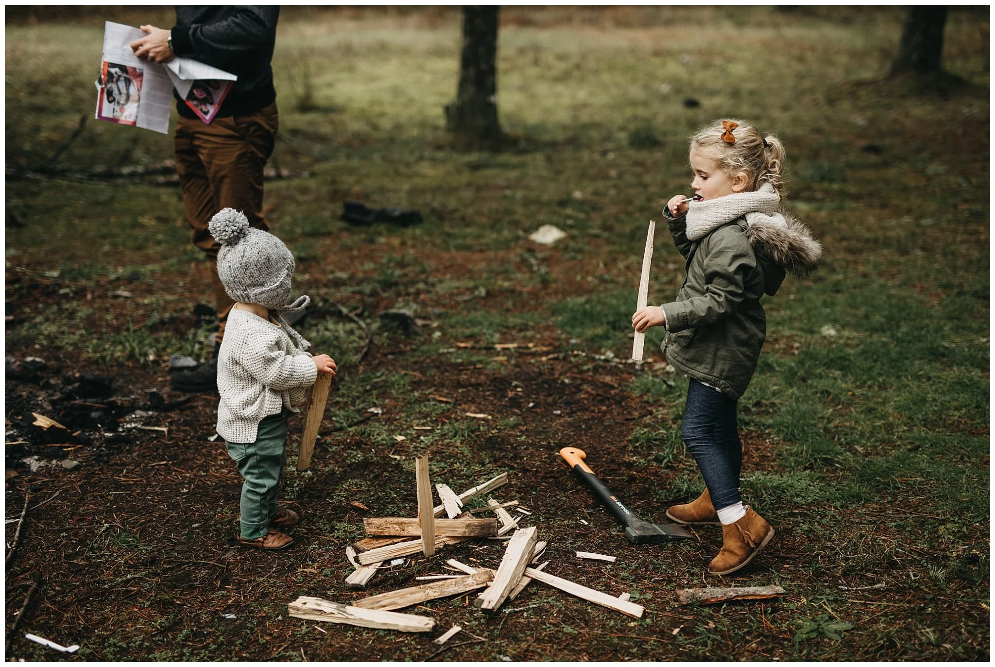 kids holding firewood campfire chilliwack family photos
