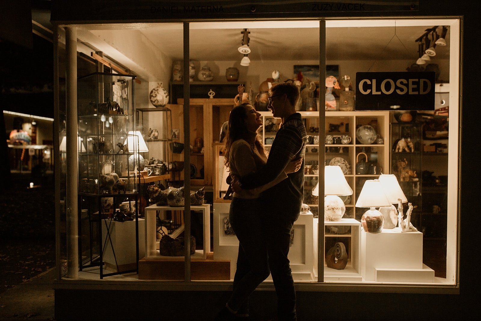 granville-island-night-time-couples-photos-aileen-choi-photo-ryan-taylor-66_websize.jpg