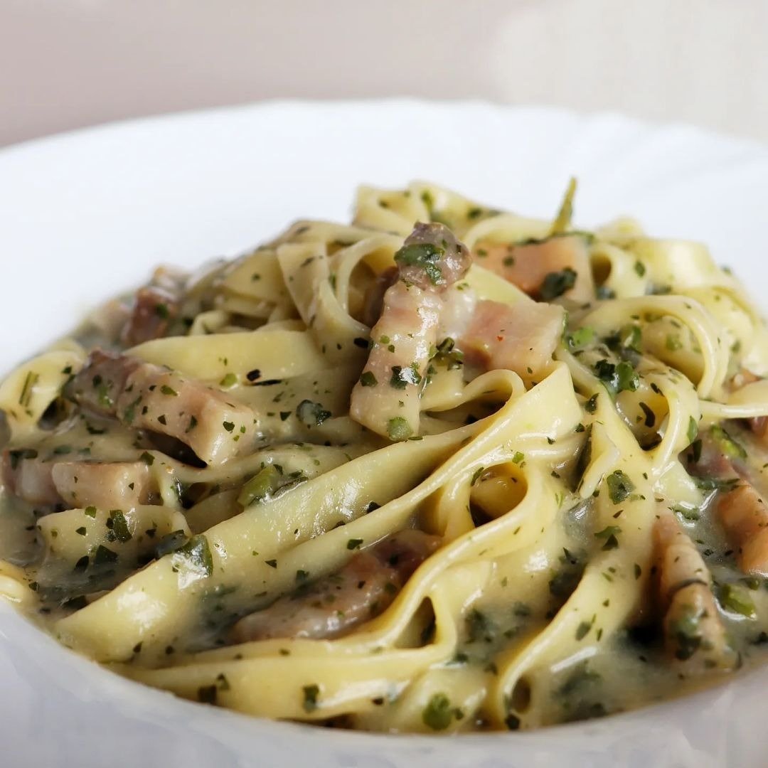Creamy Basil and Bacon Pasta