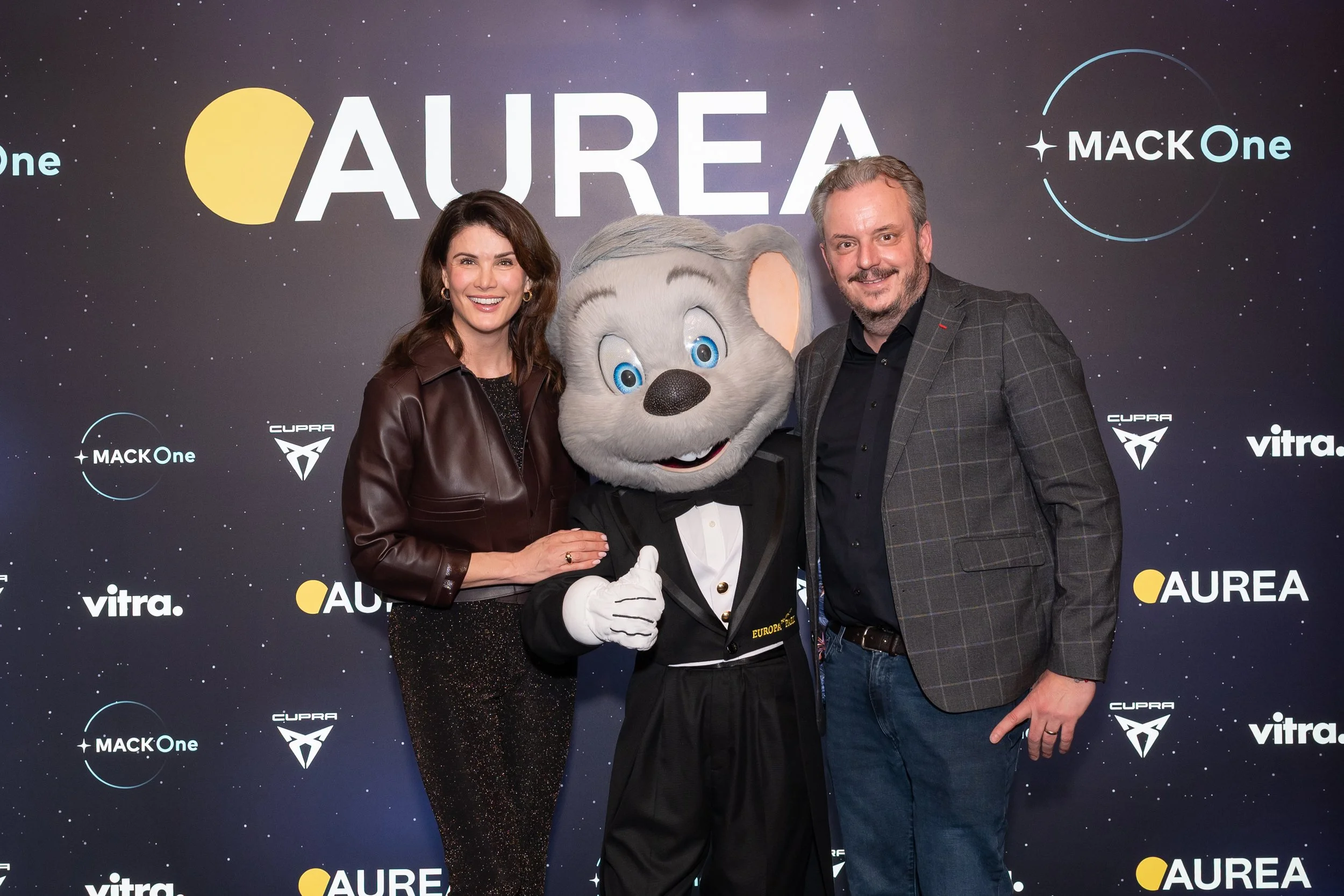 0185-SKUB3863 (1).jpg