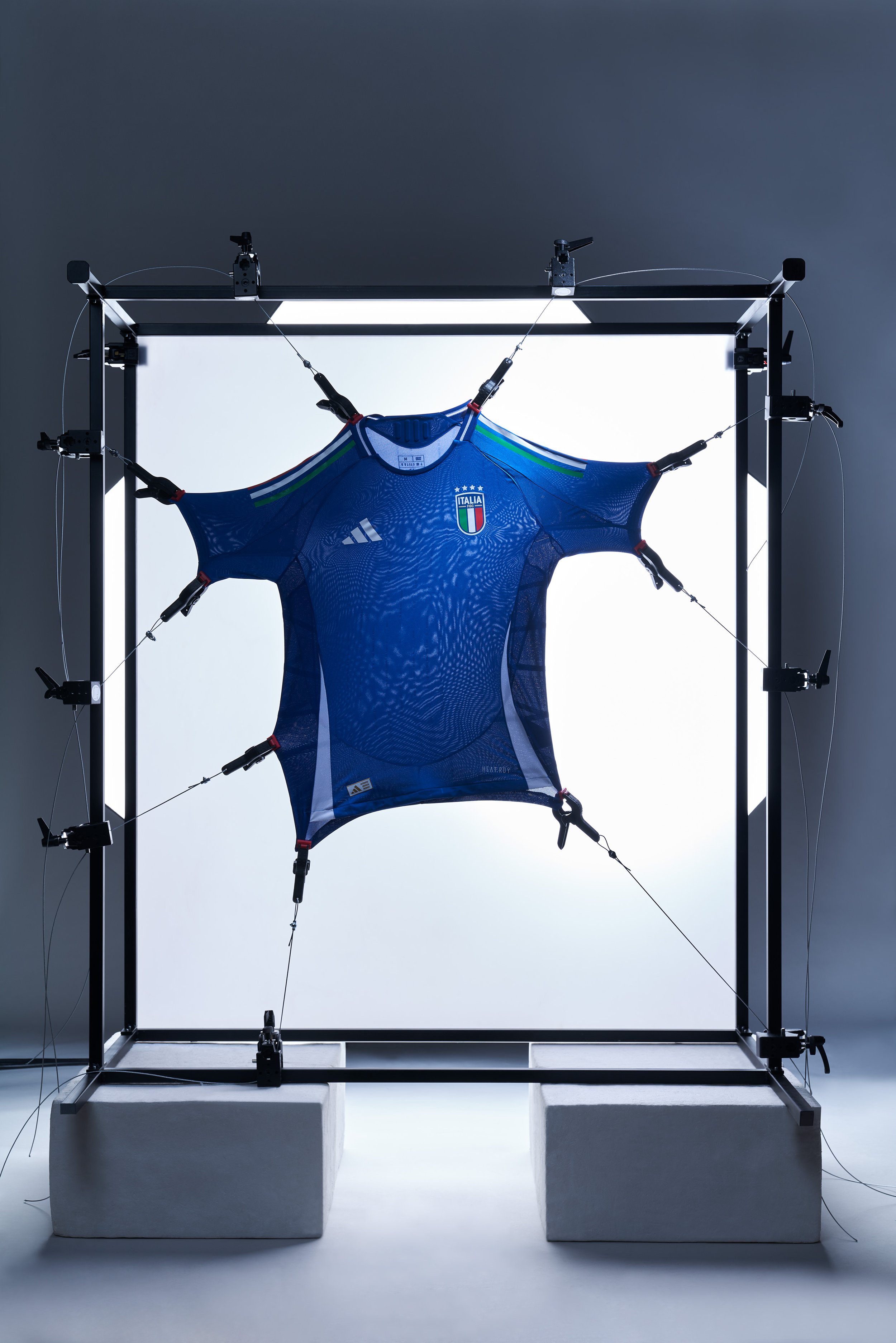 24_05_15_COVER_T-SHIRT_ITA_UNDICI_0022 1.jpg