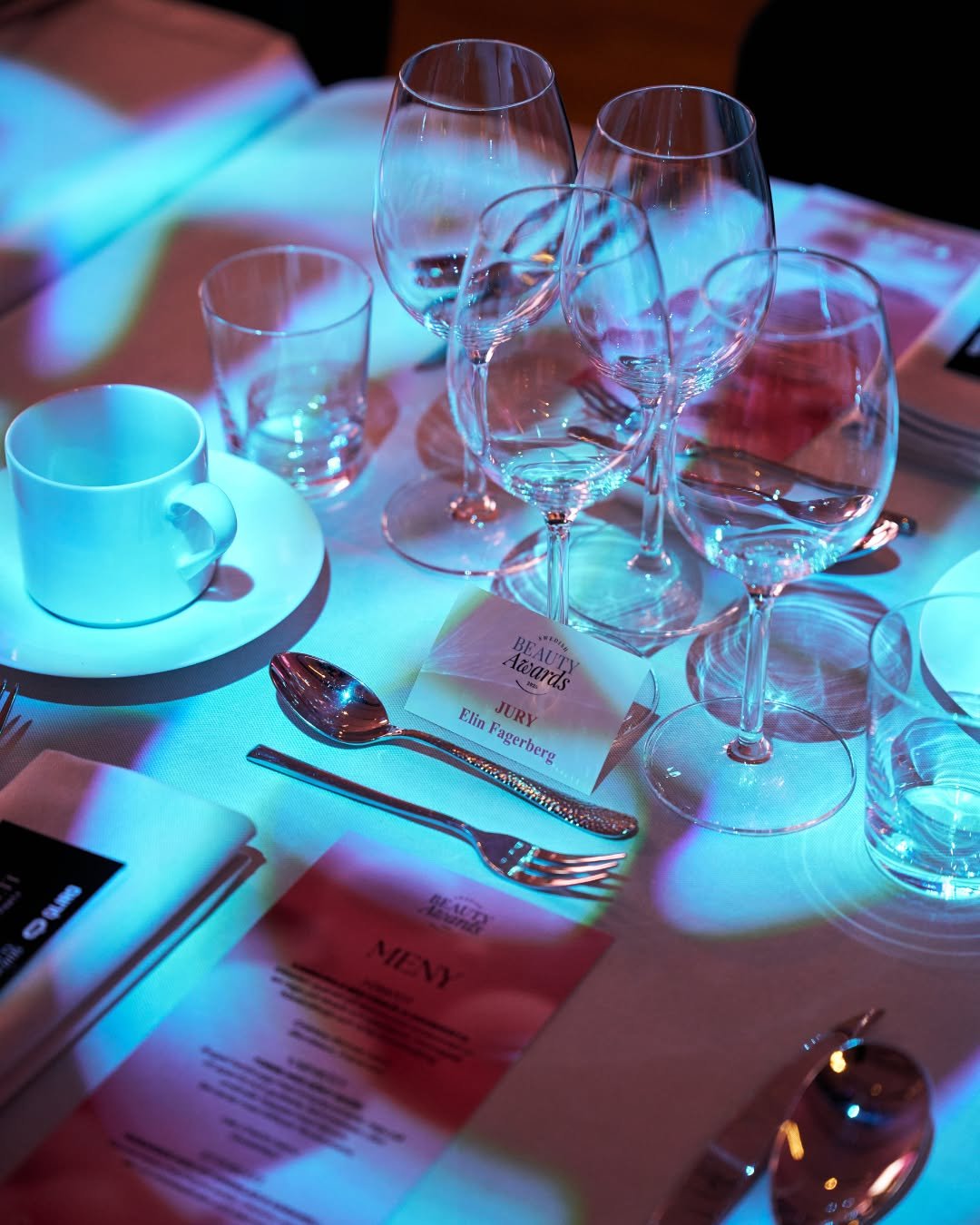 Swedish Beauty Awards 2025 var något alldeles extra – tack till alla som var där och gjorde kvällen magisk! 🤩
Med trygg hand och glimten i ögat guidade @skandevall tillsammans med @danielparis oss genom kvällen, oc