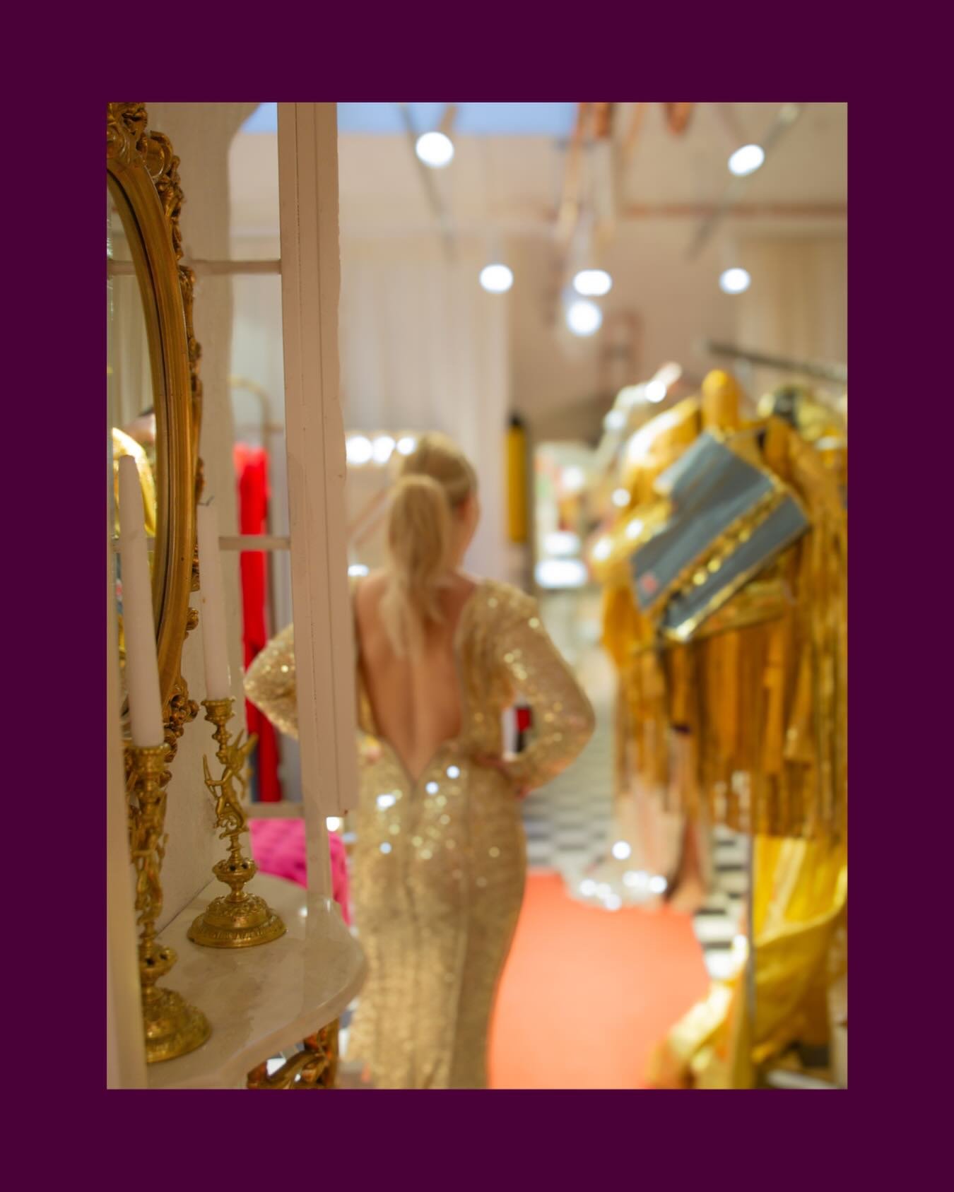 N&aring;gra h&aring;ller p&aring; att g&ouml;ra sig redo f&ouml;r &aring;rets mest glittrande kv&auml;ll&hellip; ✨

Kan det vara &aring;rets hosts? Men vilka &auml;r dem? 👀

N&auml;sta vecka avsl&ouml;jar vi vilka som leder Swedish Beauty Awards 202