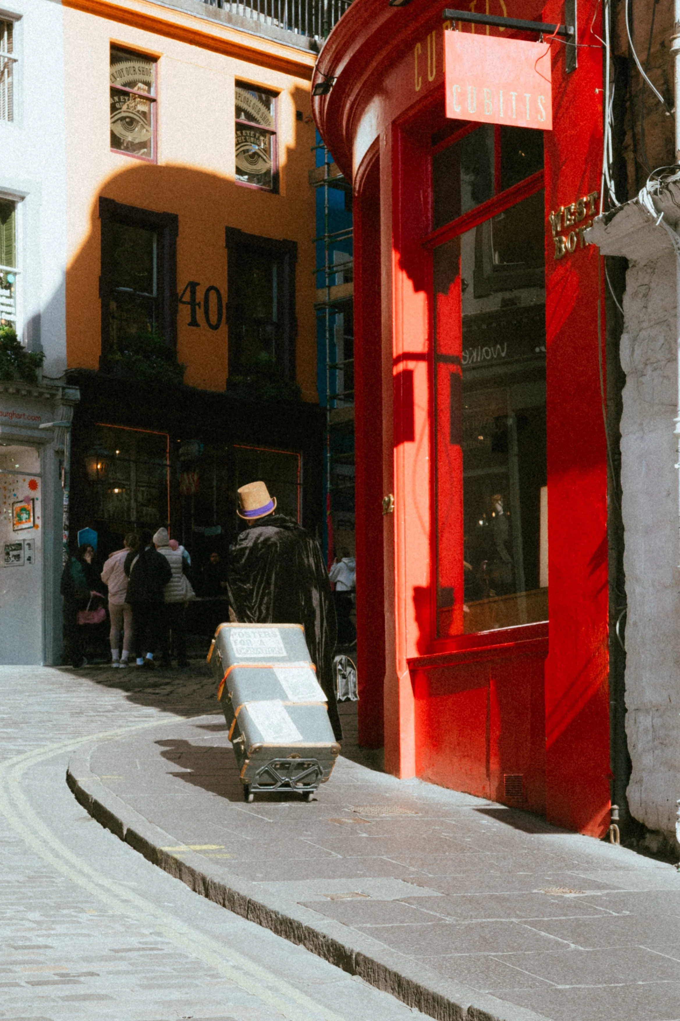 Video: POV Street photography in Central Edinburgh