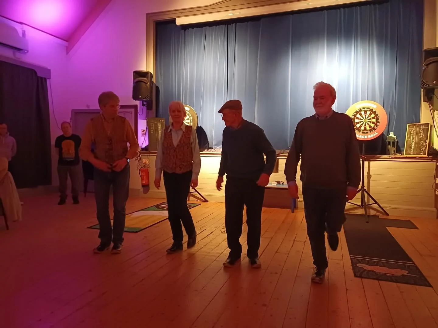 Lovely pub night celebrating St Patrick&rsquo;s Day ☘️ with the Llangoed Cloggers, live Irish music and dancing. 
. . .
Noson dafarn hyfryd yn dathlu Dydd Gŵyl Padrig ☘️ gyda&rsquo;r Llangoed Cloggers, cerddoriaeth Wyddelig fyw a dawnsio.
. . .
#llan