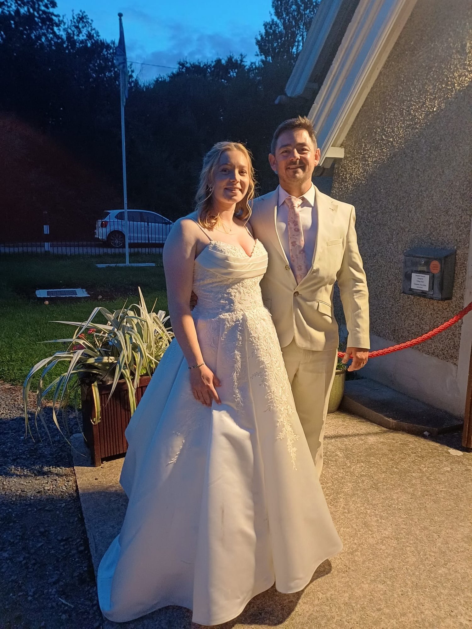 A huge congratulations to Lucy &amp; Oli, who celebrated their wedding this weekend at Llangoed Village Hall! 🥂💐

The hall looked absolutely incredible &ndash; transformed with wonderful decorations and filled with such a lovely celebratory atmosph