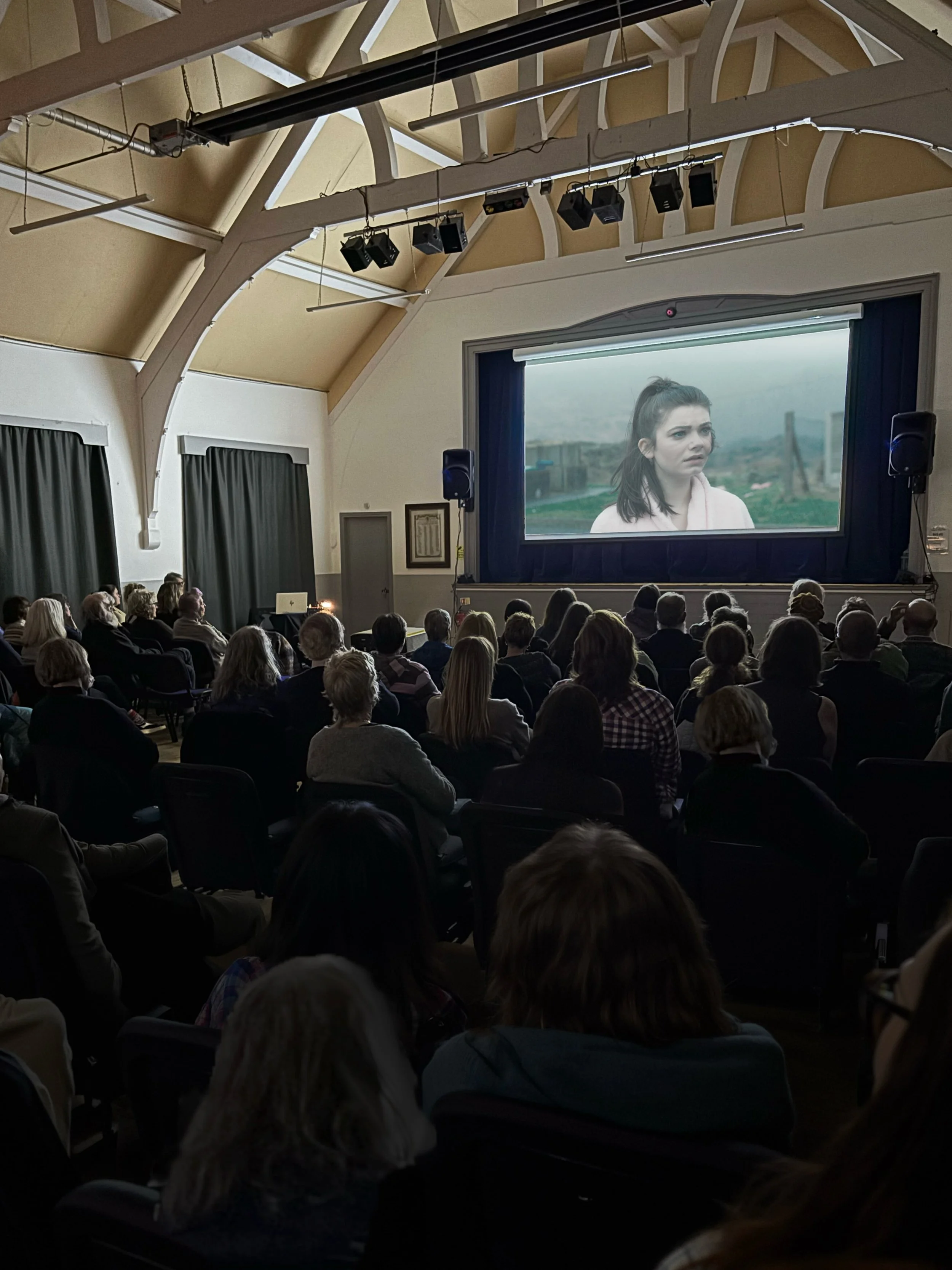 🎬 A sold-out Sinema Llangoed &mdash; 88 people completely transfixed from beginning to end.

Last night&rsquo;s screening of Effi o Blaenau was a powerful one, with an extraordinary performance from Leisa Gwenllian &mdash; described by The Guardian 