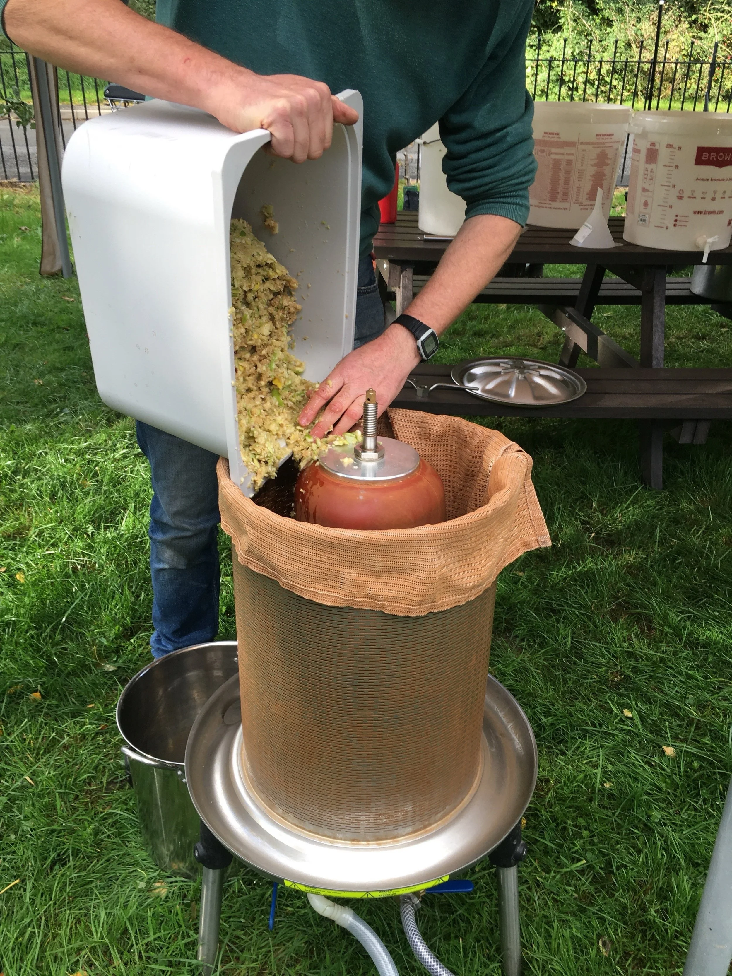 Diolch @garddbiwmares &ldquo;A lovely morning spent at the Llangoed Village Hall Harvest Festival. 
Crikey ! Almost 12 litres of apple juice from that modest amount of my apples (plus an additional small load from someone else). I brought home 3 X 2.
