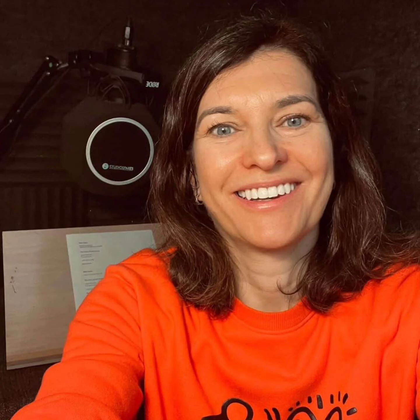 The wonderfully talented actor @helenkstern is in the studio at the moment recording the audio book of The Echo of Lost Stories. She was kind enough to send me this photo. 

I always love selecting the right voice for each novel and it's such an hono