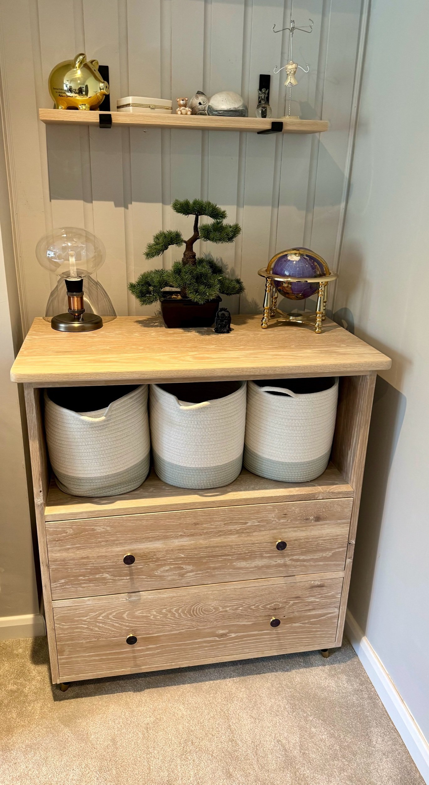OakHaven chest of drawers