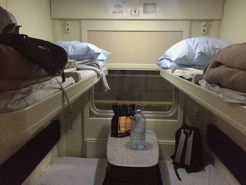  Vier Betten, frisch bezogen: Ein guter Schlaf vor dem so wichtigen Spiel ist wichtig. 