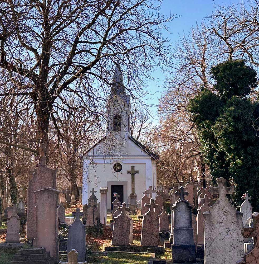 Budaörs: Wandern &amp; Friedhof der Ungarndeutschen