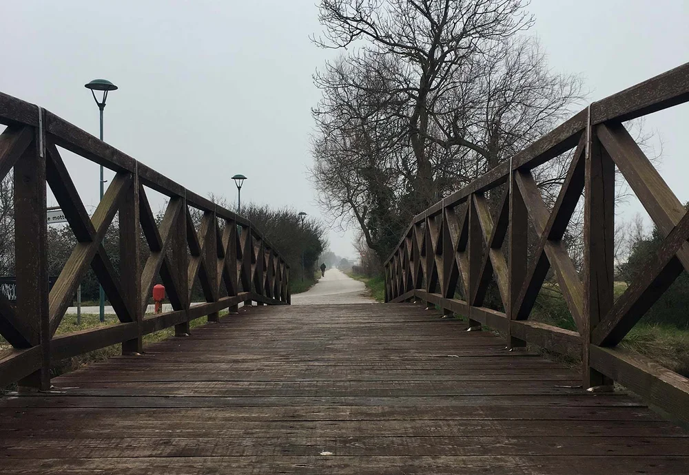 Brückenführung auf die Insel.
