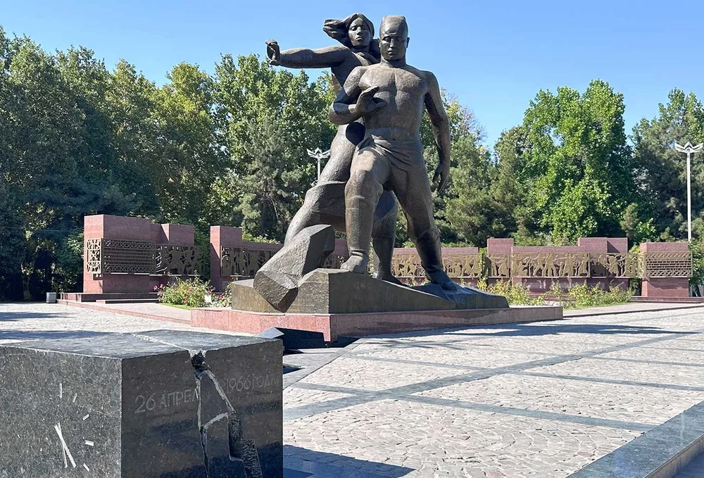 Erdbebendenkmal in Taschkent