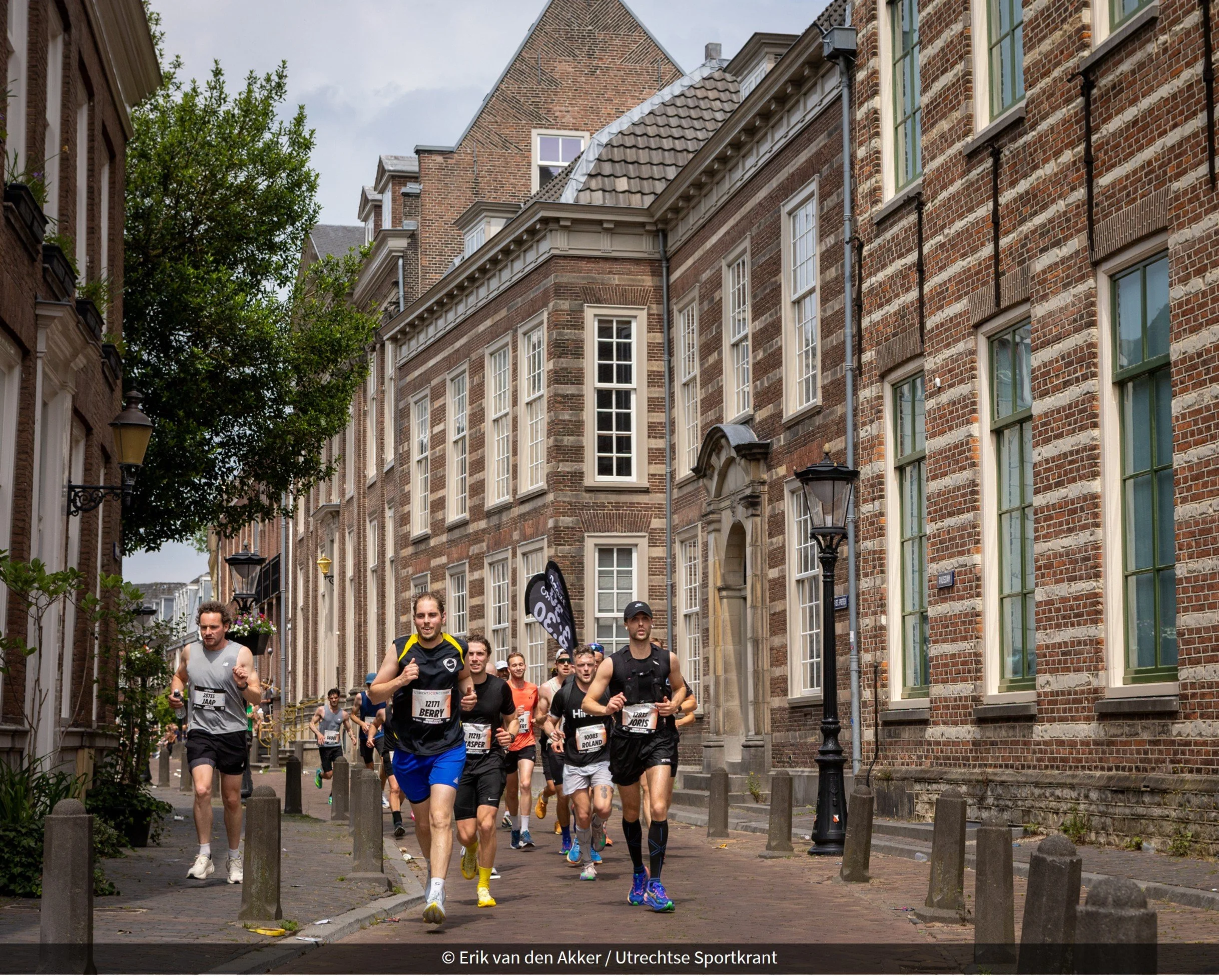 Van Hooren en Heuveling winnen nationale titels tijdens Utrecht Marathon