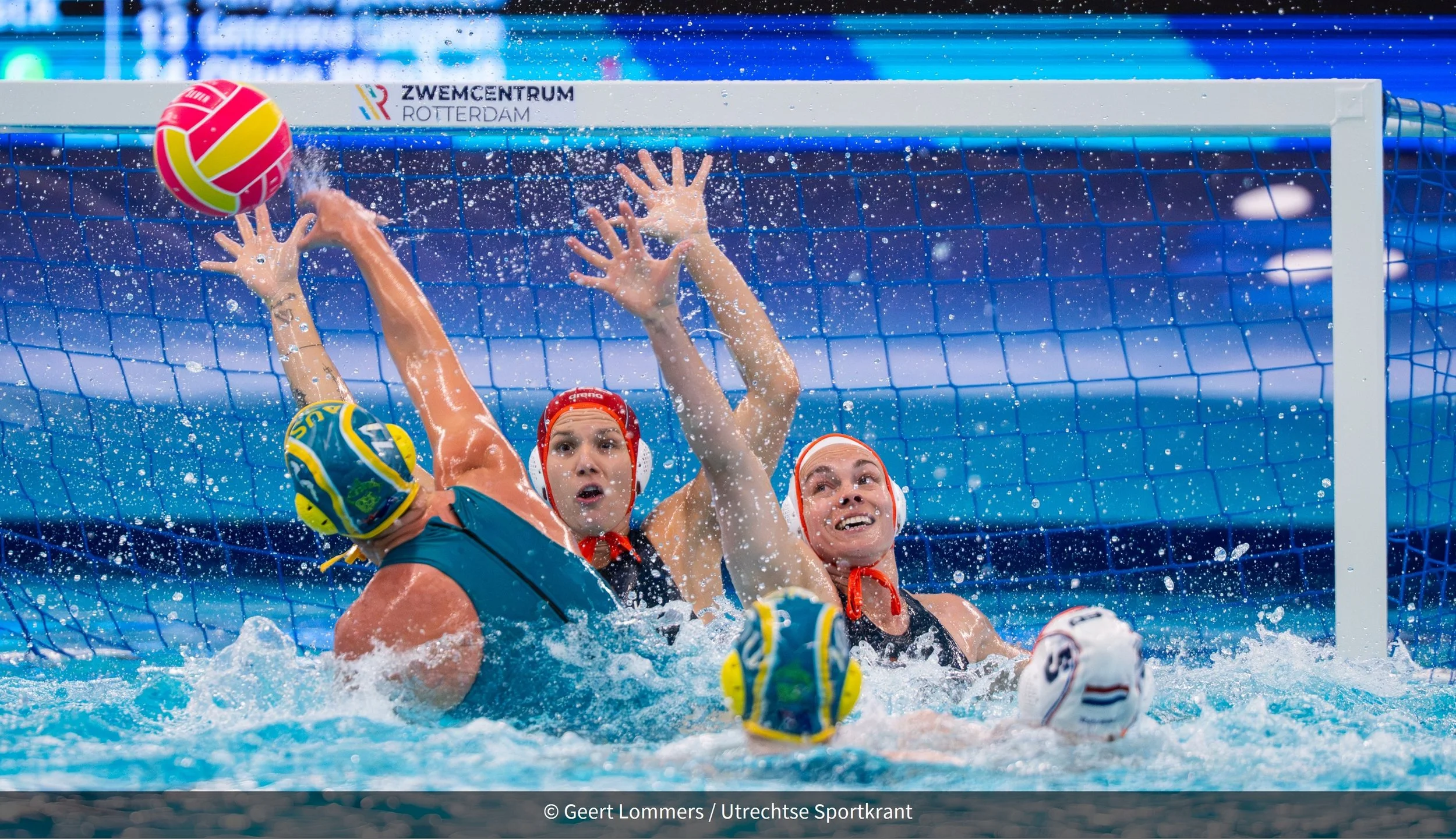 Nederlandse waterpolovrouwen naar tweede ronde World Cup
