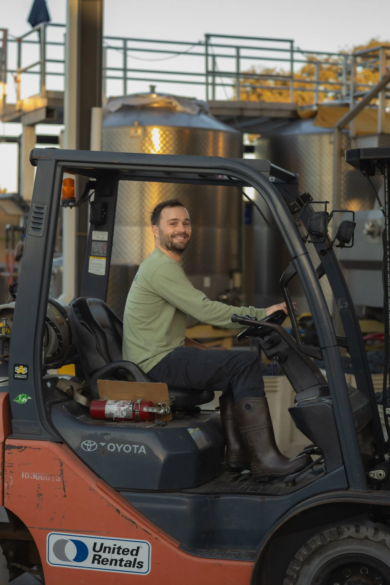forklift1.jpg