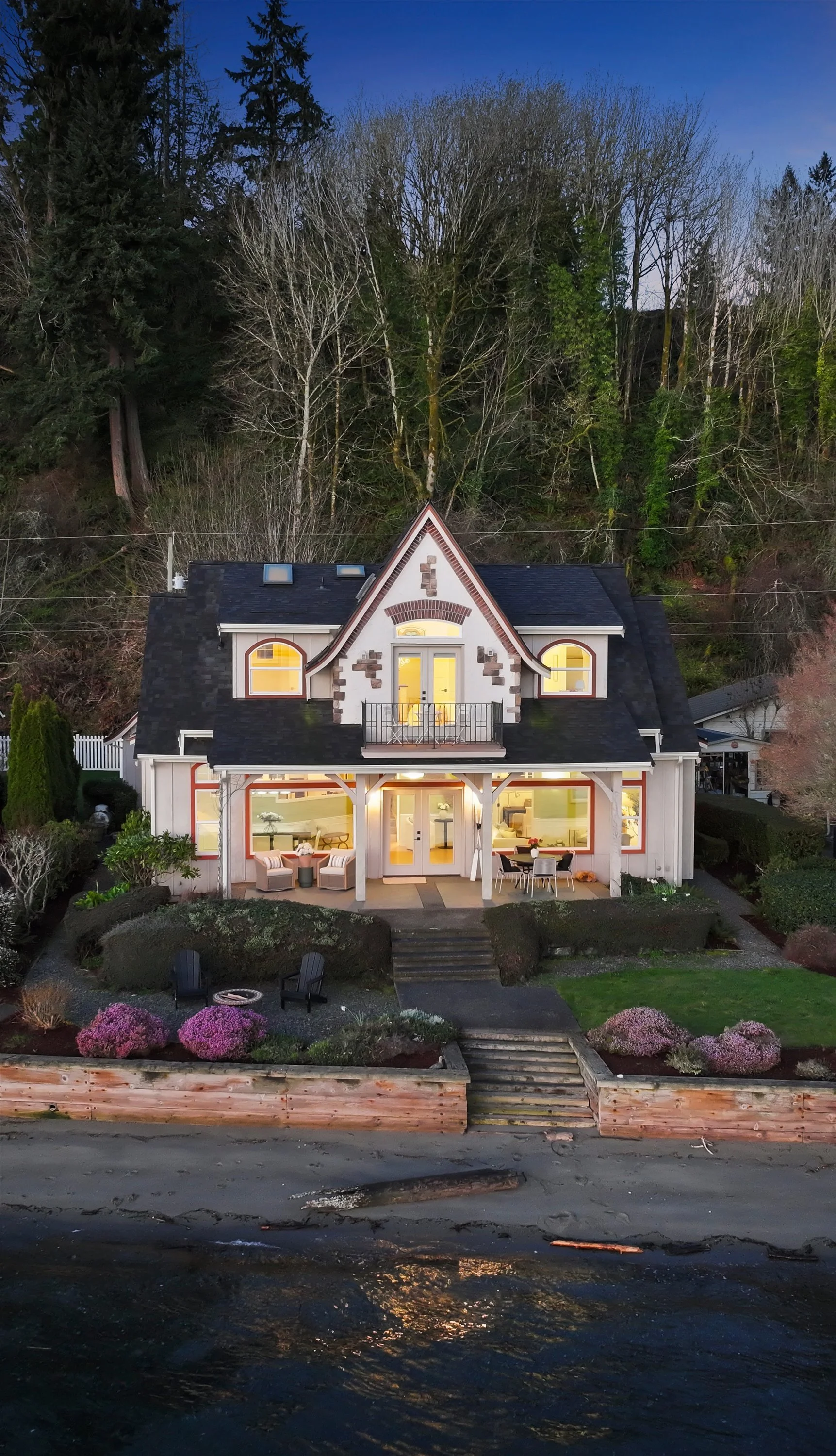 78-Additional Twilights 2 Crop.jpg