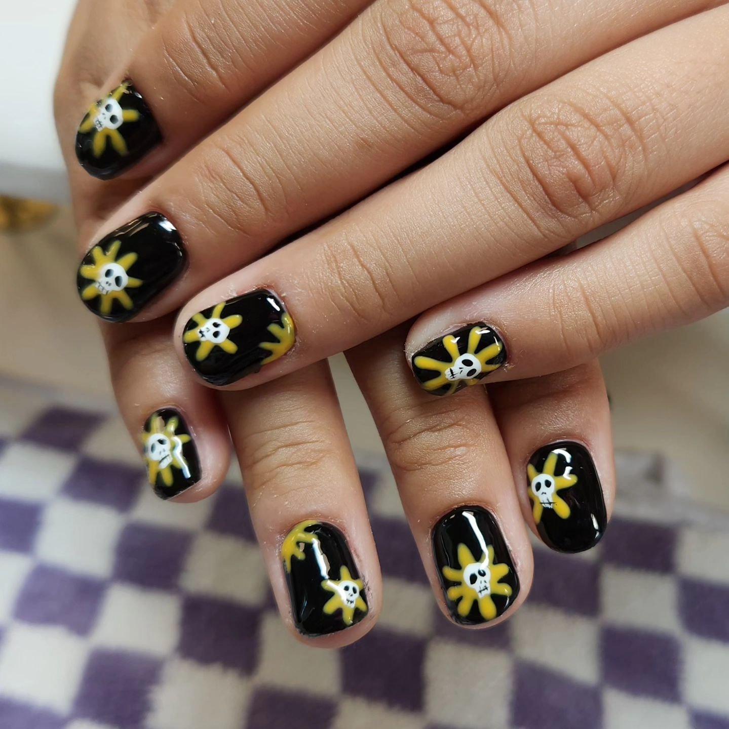 Heres some D&iacute;a De Los Muertos nails from a while back 💀🥀
🏵
🏵
🏵
🏵
🏵
🏵
🏵
🏵
#diadelosmuertos #dayofthedead #nailart #nailartist #slcnails ##slcnailartist #801nails #801nailartist #handpaintednailart