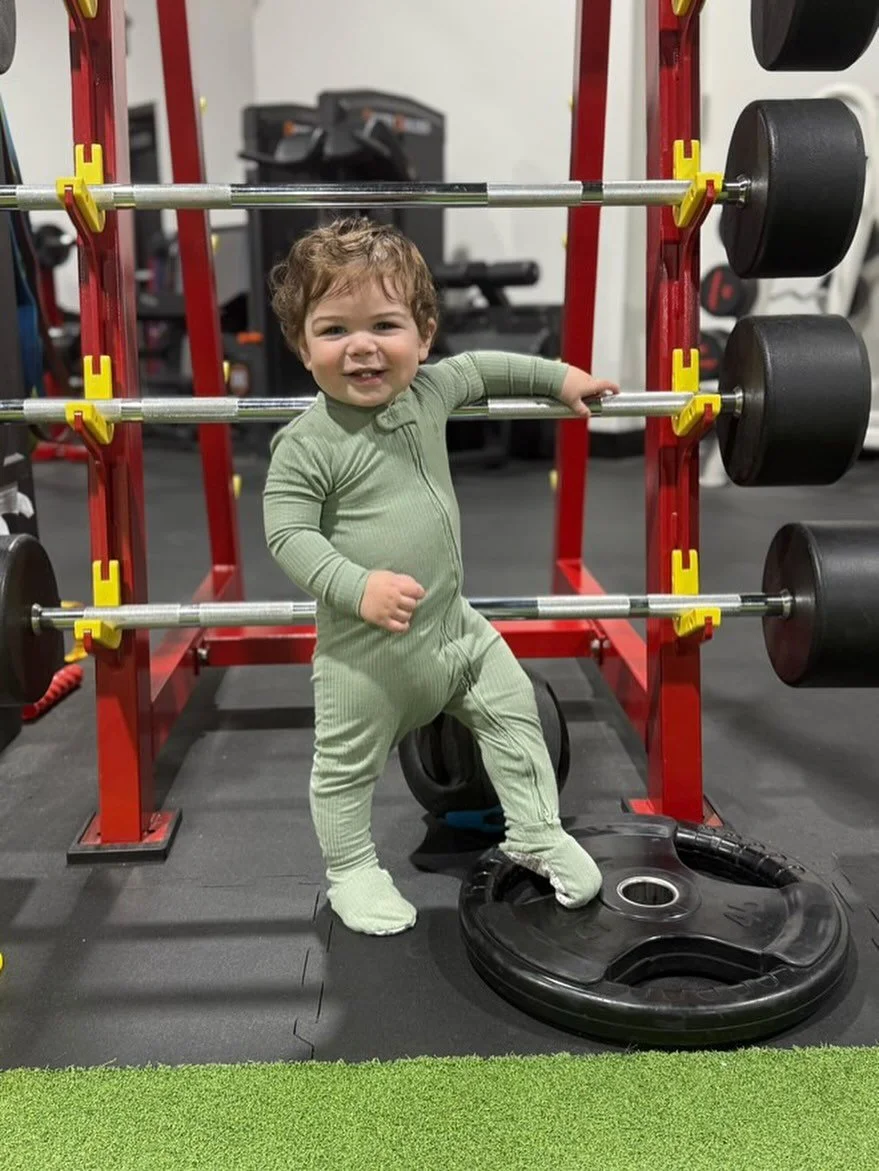 Check out this cutie helping mom with reps at baby &amp; me fitness 😍 Thanks for sharing, mama! 

Check out our monthly memberships and class pack to get moving with us @bp8fitness 👏🏽 

#rebirthwellness #momlife #fitnessmoms