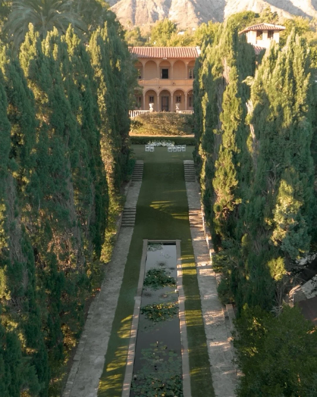 A quiet afternoon at Villa del Sol d&rsquo;Oro, the stillness of Tuscany in California, and two souls ready to elope. 

Venue @villadelsoldoro 
Florals @violettesflowers 
Makeup @kellyzhangstudio 

Villa del Sol d&rsquo;Oro wedding &middot; Californi