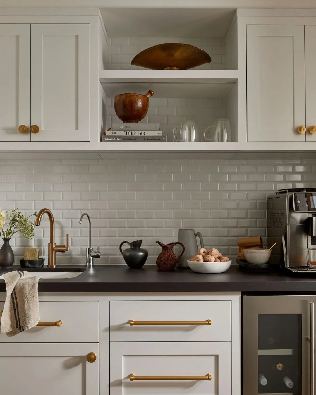 Morning coffee, evening pours, and everything in between. A pantry designed to make everyday moments feel a little more special.

Designed by DebraLillianDesign @debra_salmoni 
Photography by @lomillerphoto 
Styled by @_meandmo_ 

#debralilliandesign