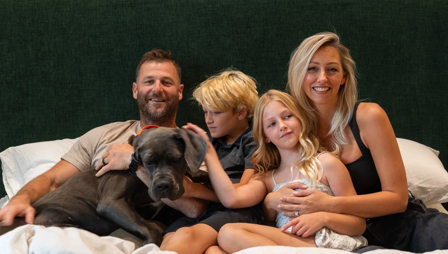 Easter just feels like a little reset&hellip; full of fresh energy, sweet moments, and yes&mdash;lots of chocolate 🍫🤍

Grateful for the love, the laughs, and all the little things that make days like this so special.

Wishing you a beautiful Easter