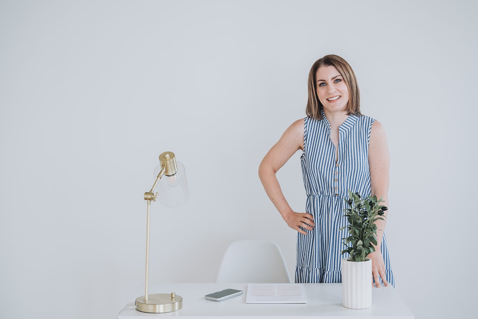 AI or VA? How to Get More Done Without the Overwhelm