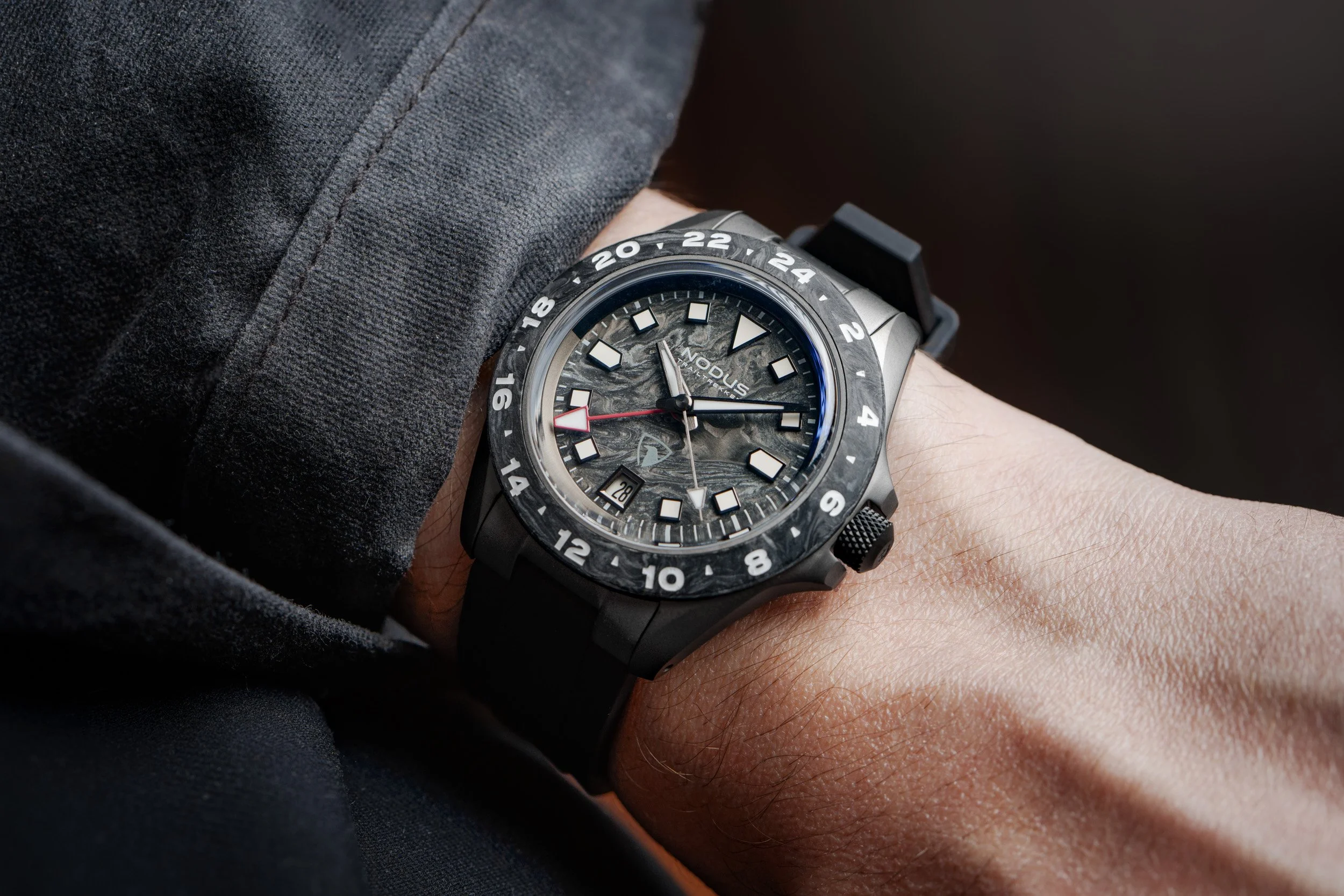 Nodus-x-Raven-TrailTrekker-Carbon-WEB-23.jpg