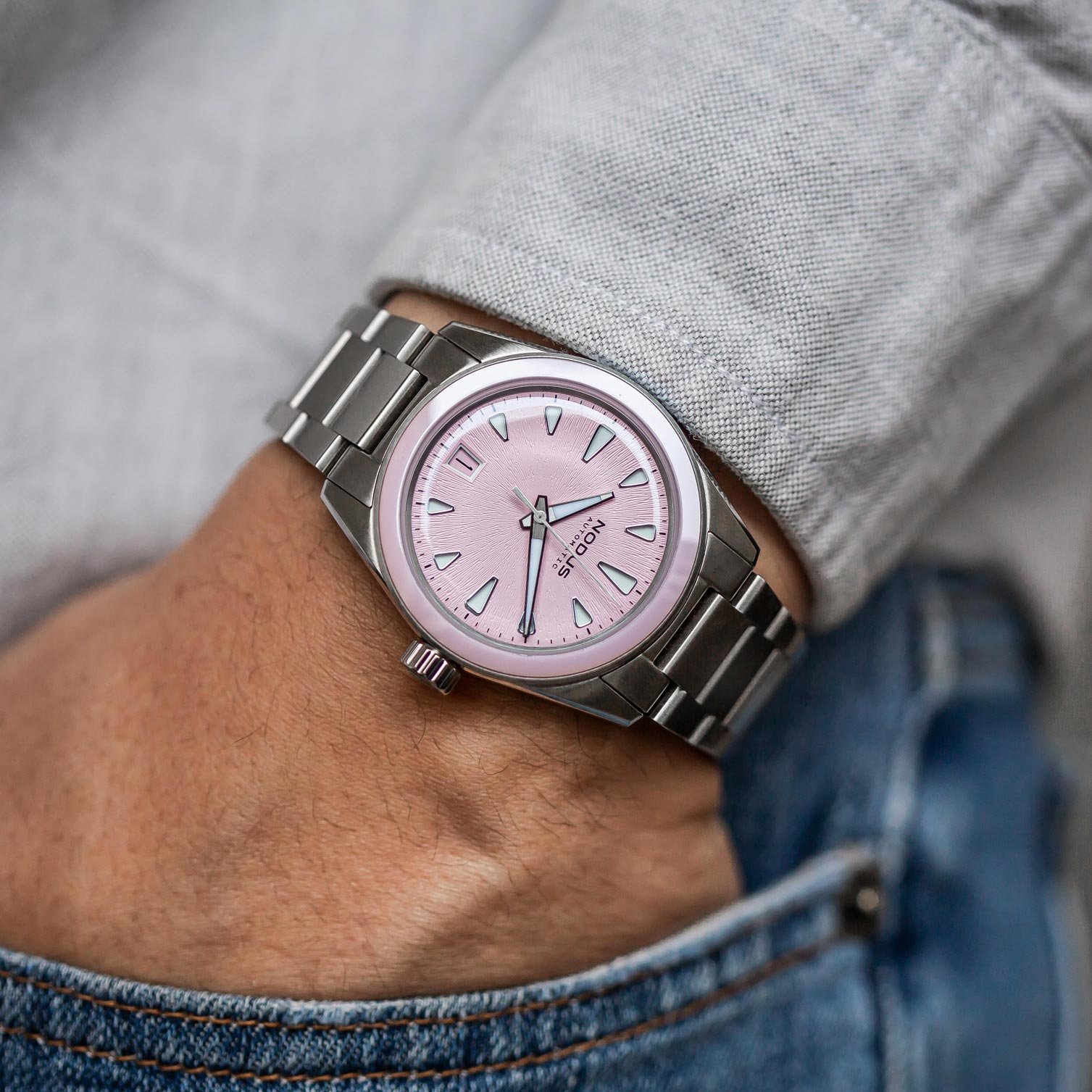 unity-pink-wristshot1.jpg