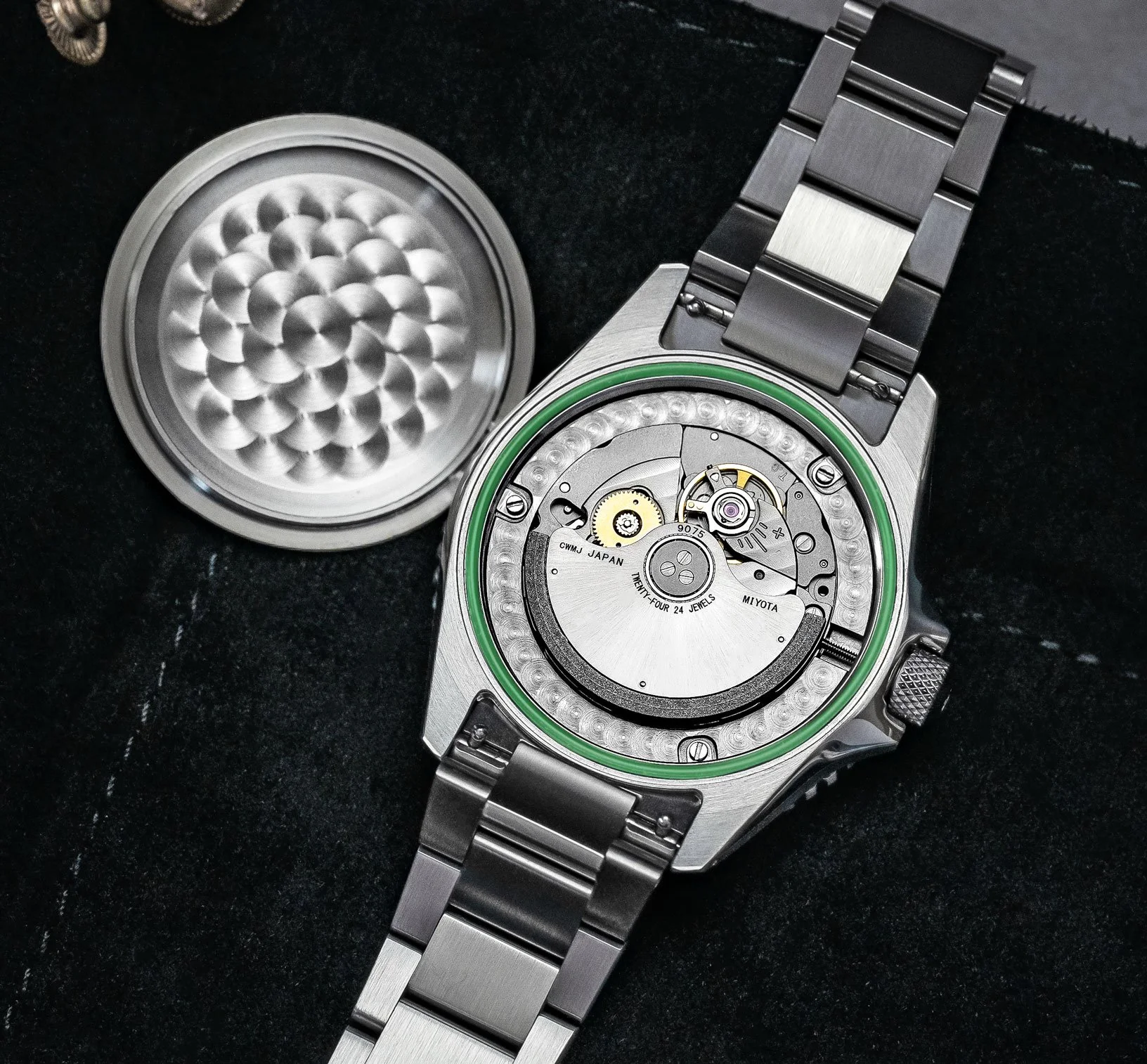 Contrail GMT - Evergreen — Nodus Watches