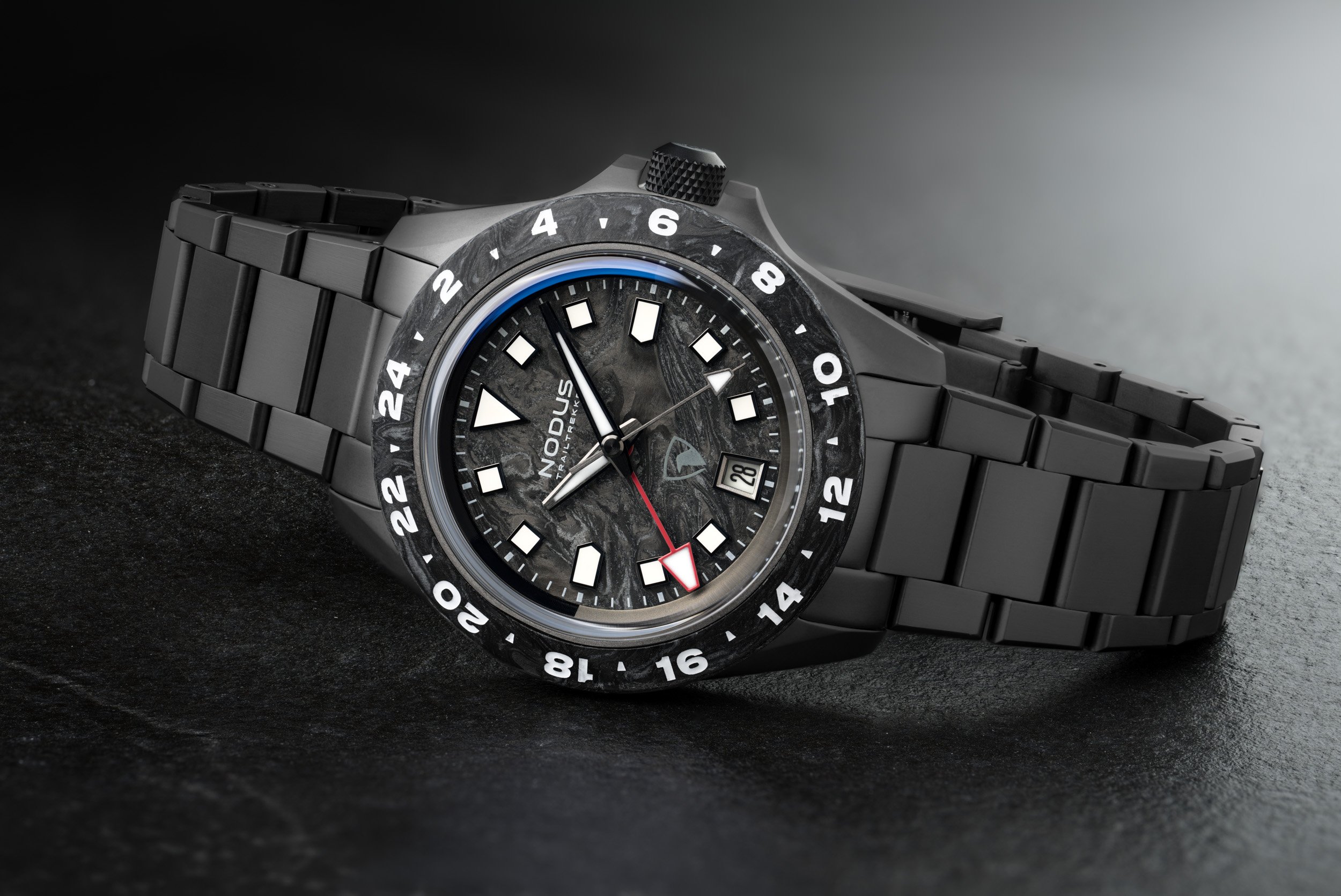 Nodus-x-Raven-TrailTrekker-Carbon-WEB-10.jpg