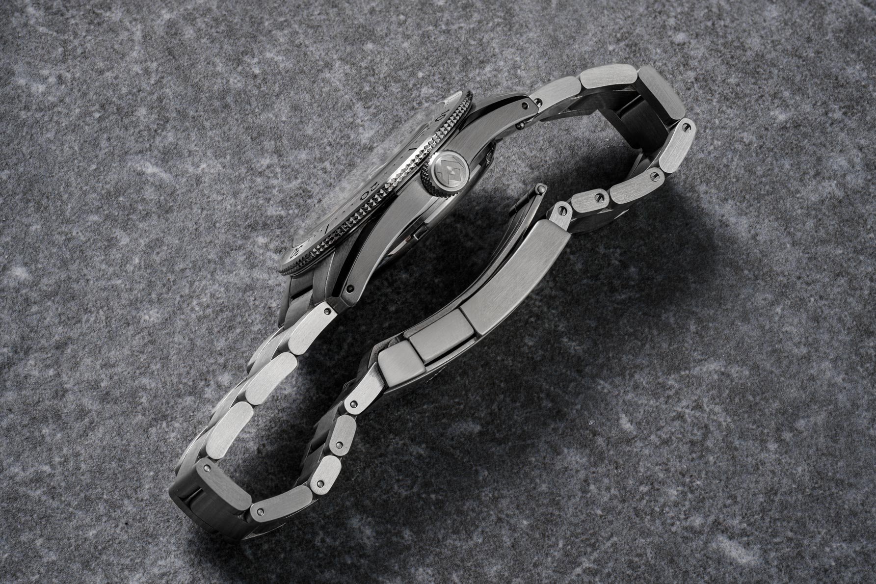 Nodus-Sector-II-Dive-GMT-HD.jpg
