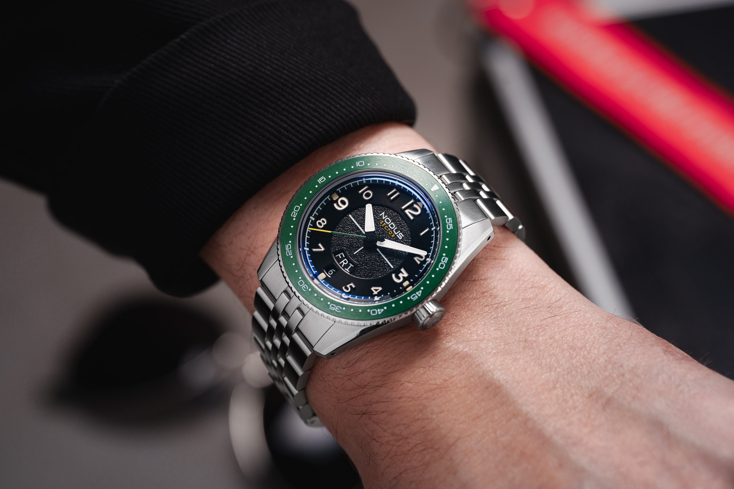 Nodus-Sector-Pilot-Gen-2-Watch-Crunch-WEB-1.jpg