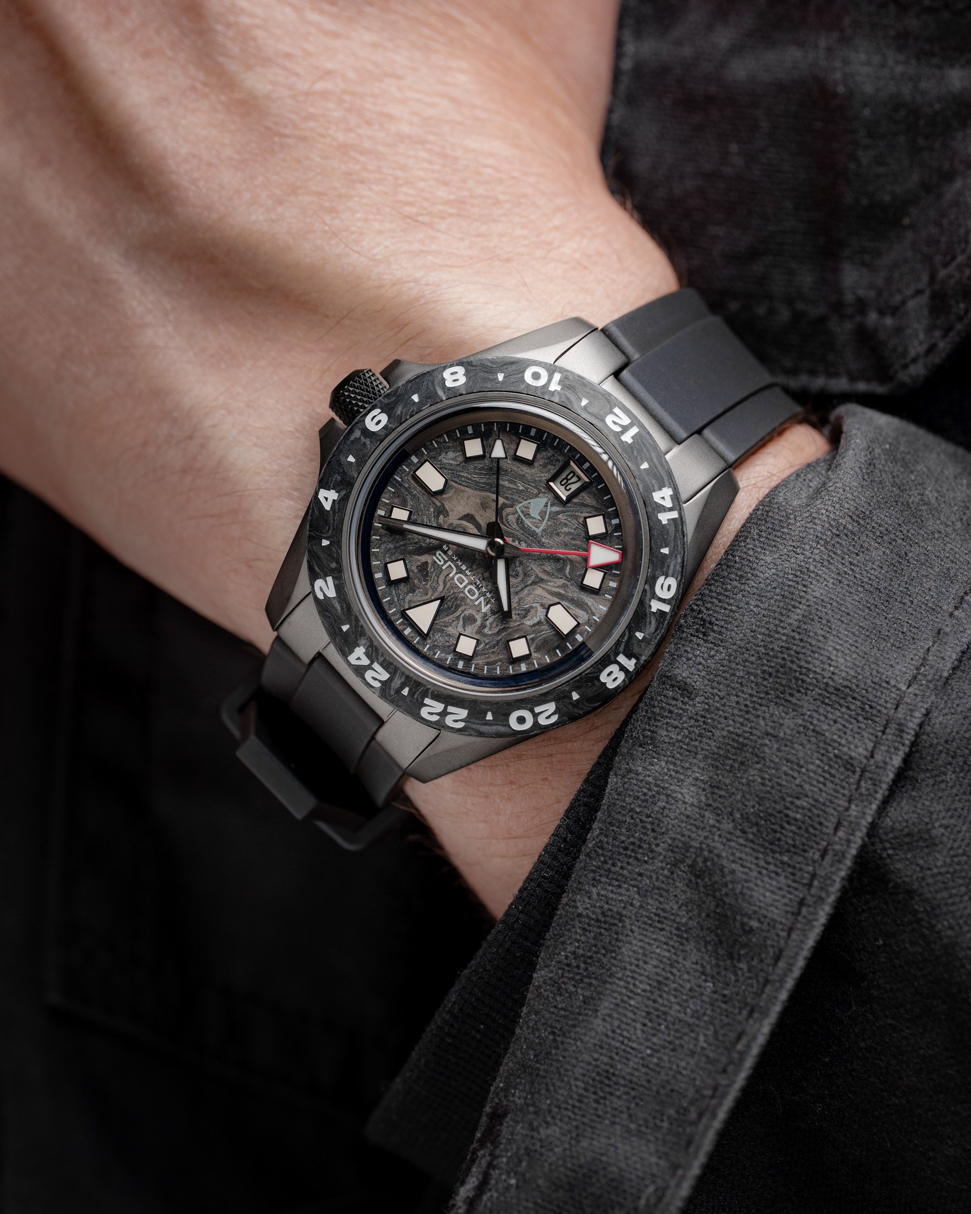Nodus-x-Raven-TrailTrekker-Carbon-WEB-22.jpg