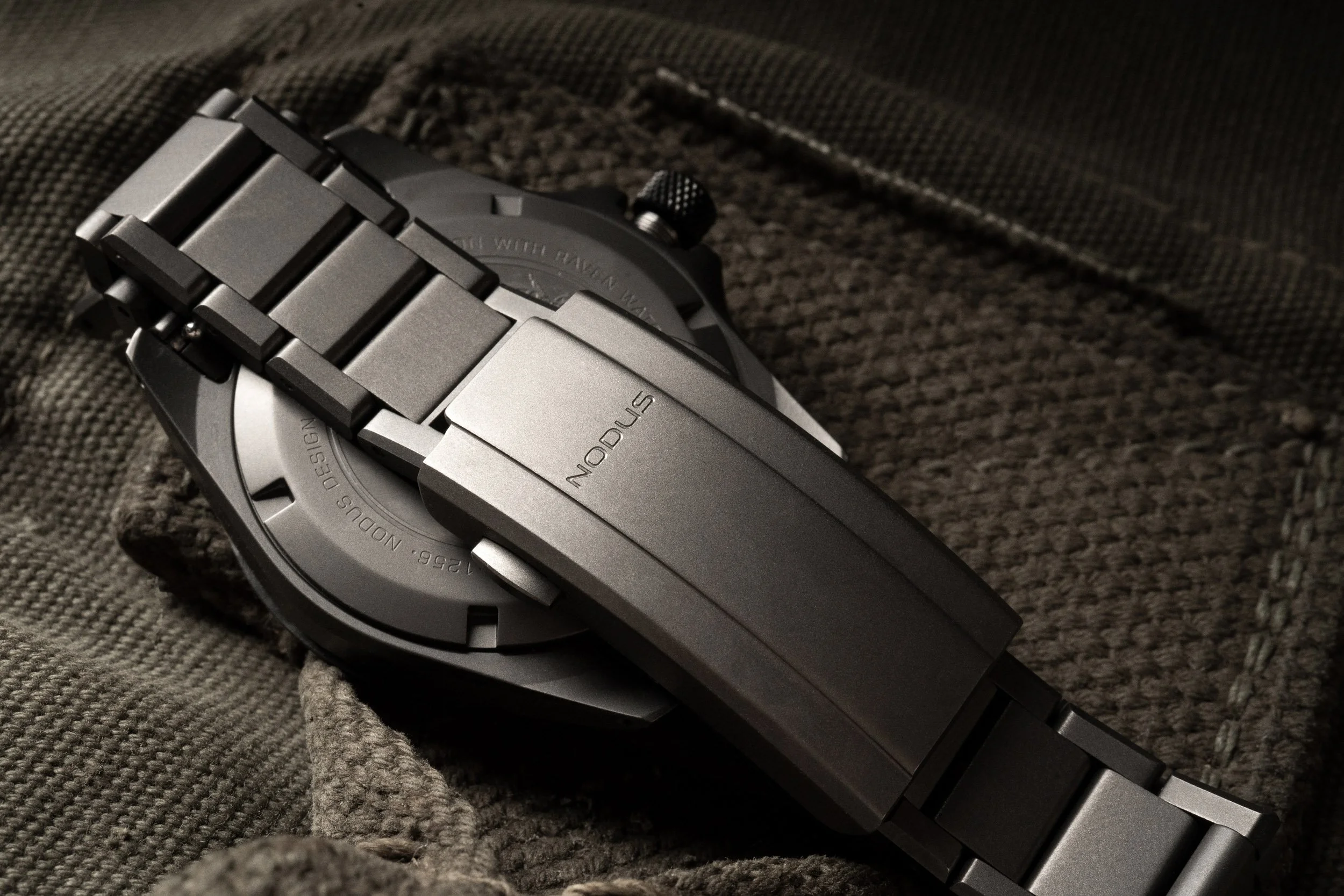 Nodus-x-Raven-TrailTrekker-Carbon-KC-WEB-03.jpg