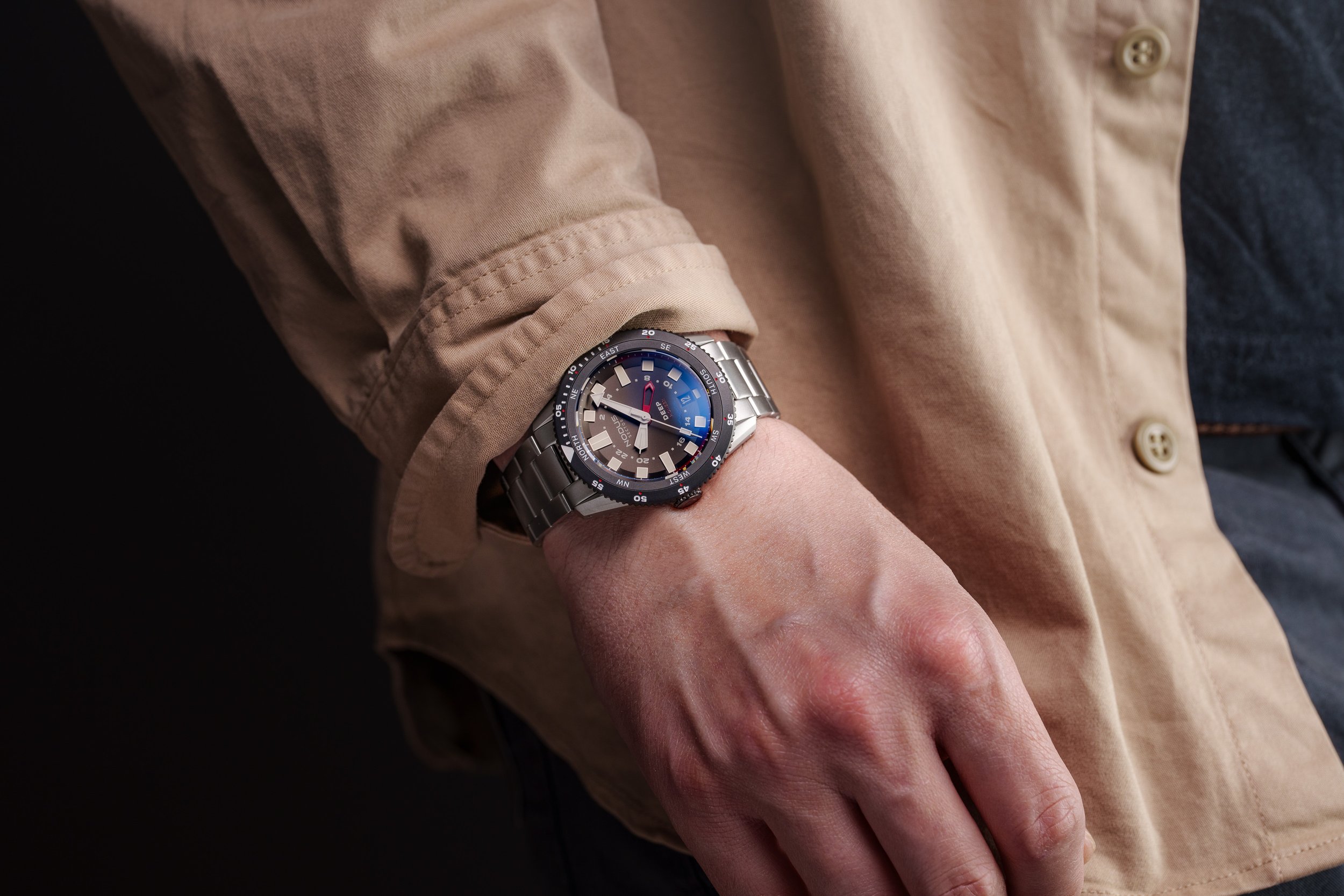 Nodus-Sector-Deep-Pioneer-GMT-Wrist-shots-WEB-6.jpg