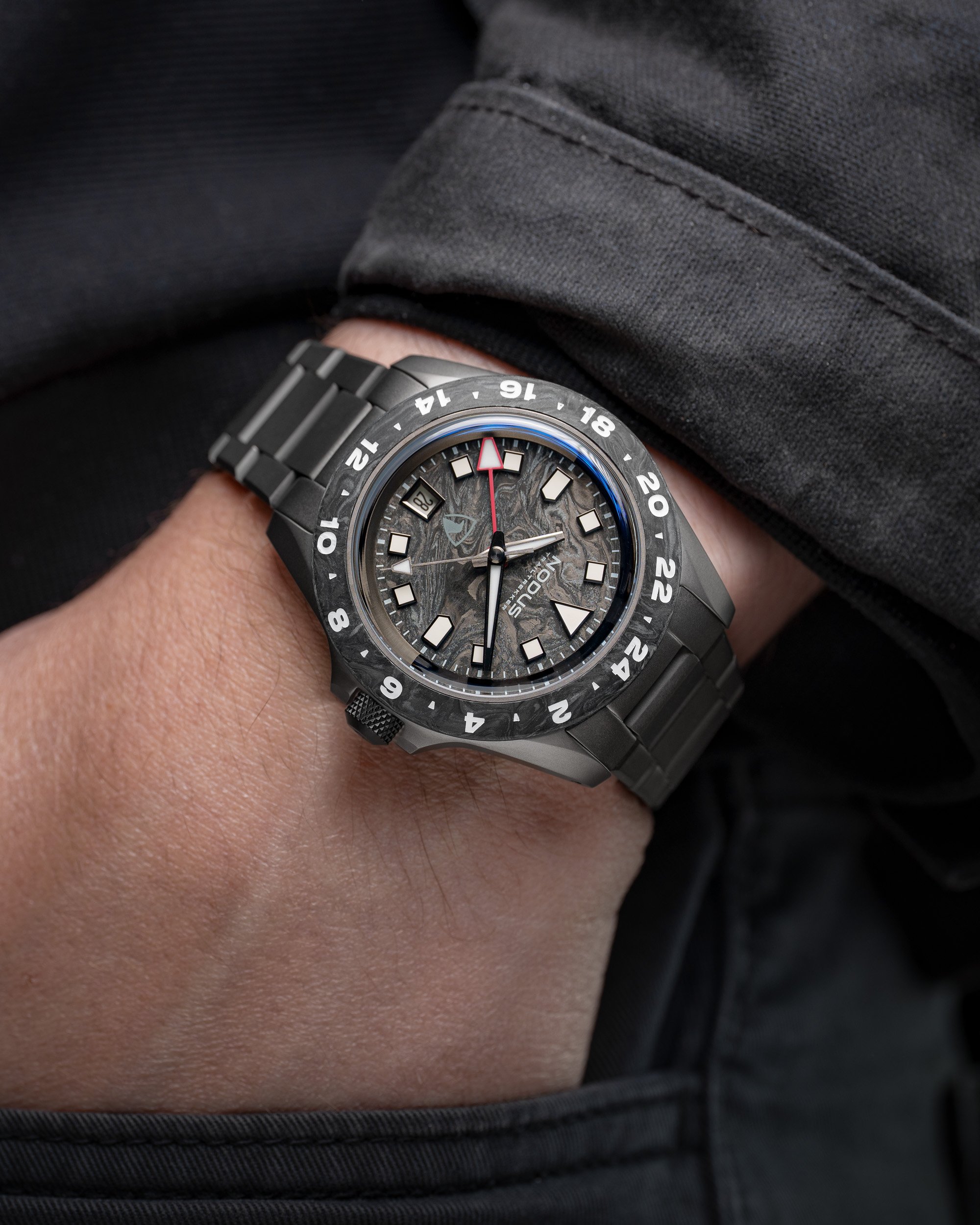 Nodus-x-Raven-TrailTrekker-Carbon-WEB-19.jpg