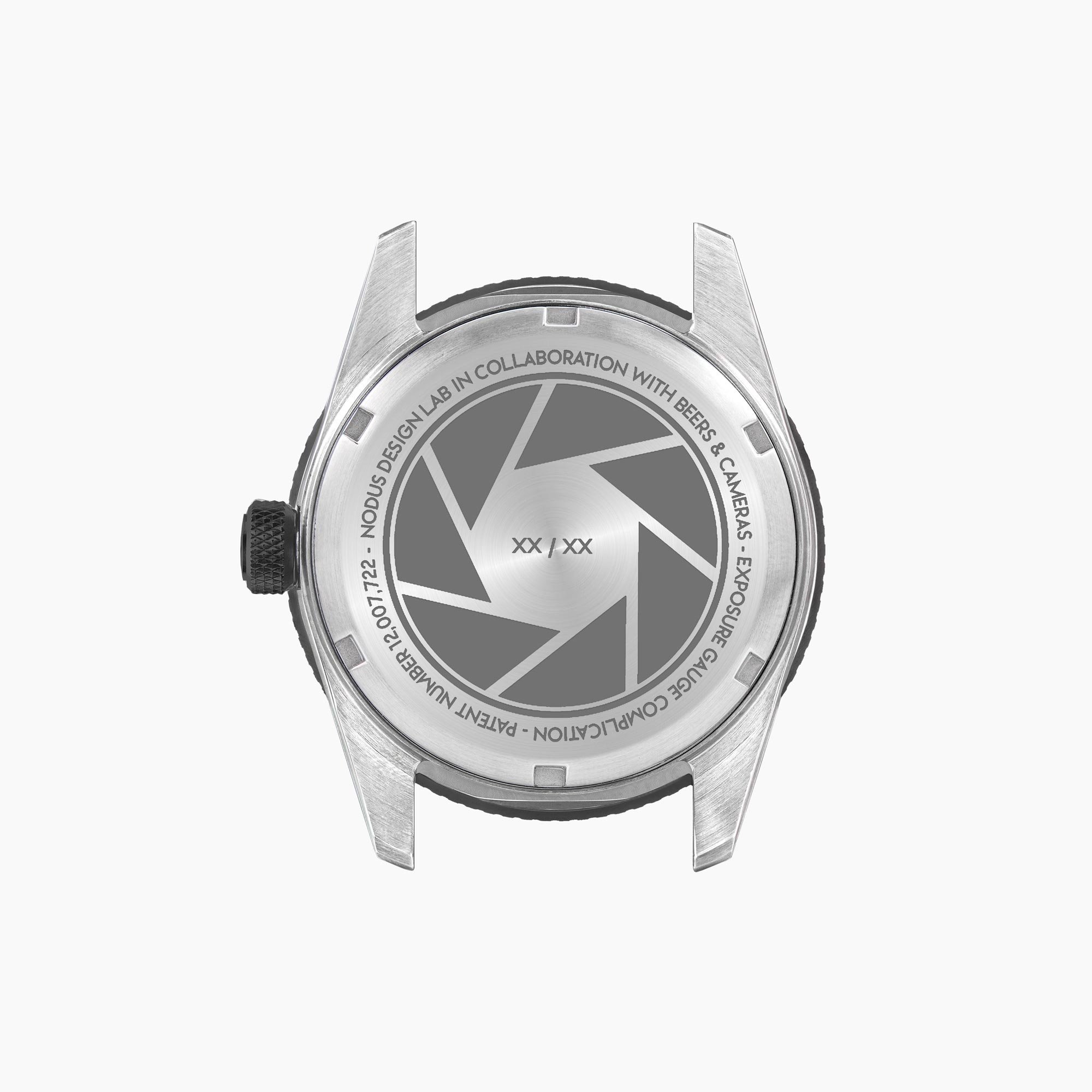 nodus-sector-dive-beers-camera-caseback.jpg