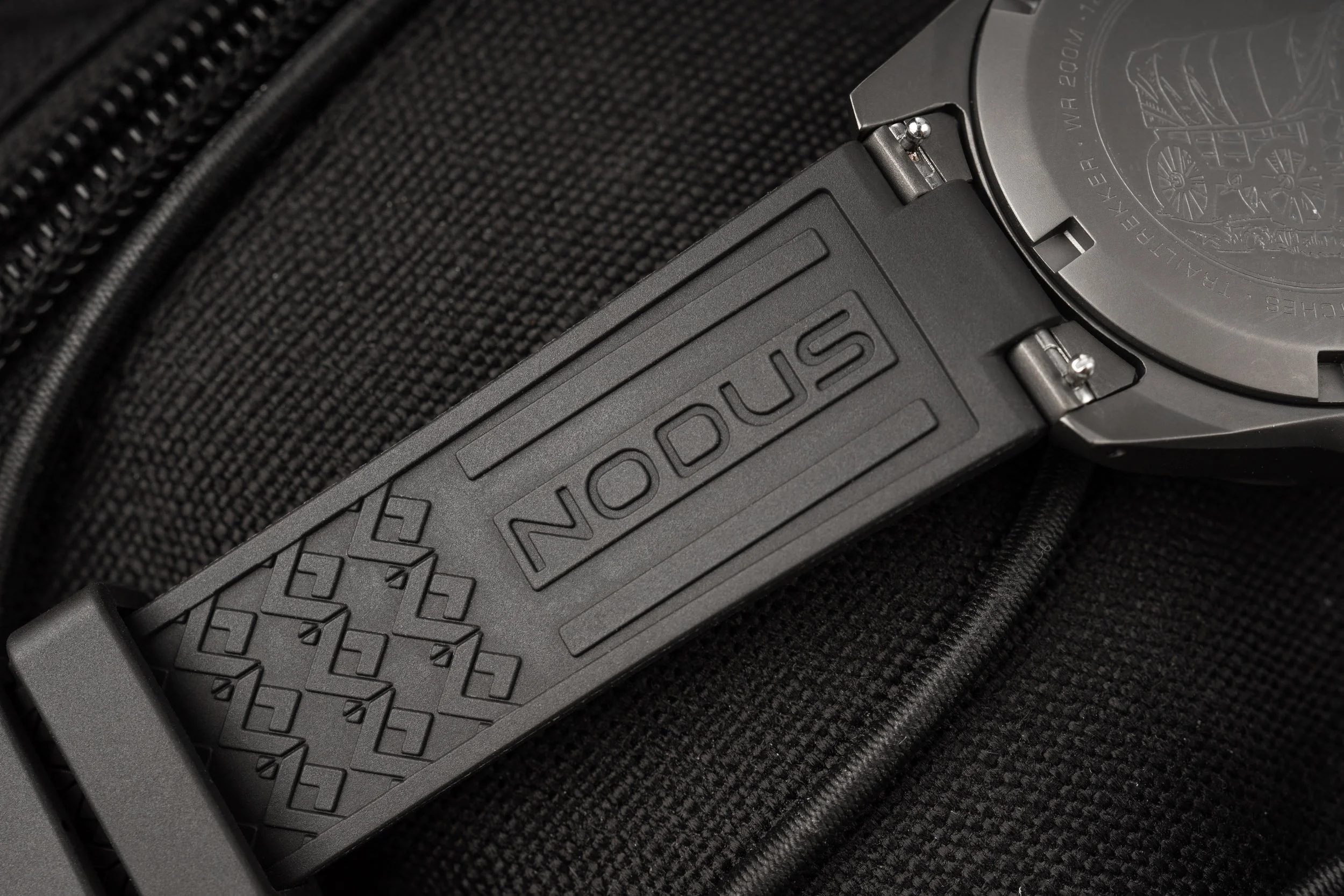 Nodus-x-Raven-TrailTrekker-Carbon-KC-WEB-04.jpg