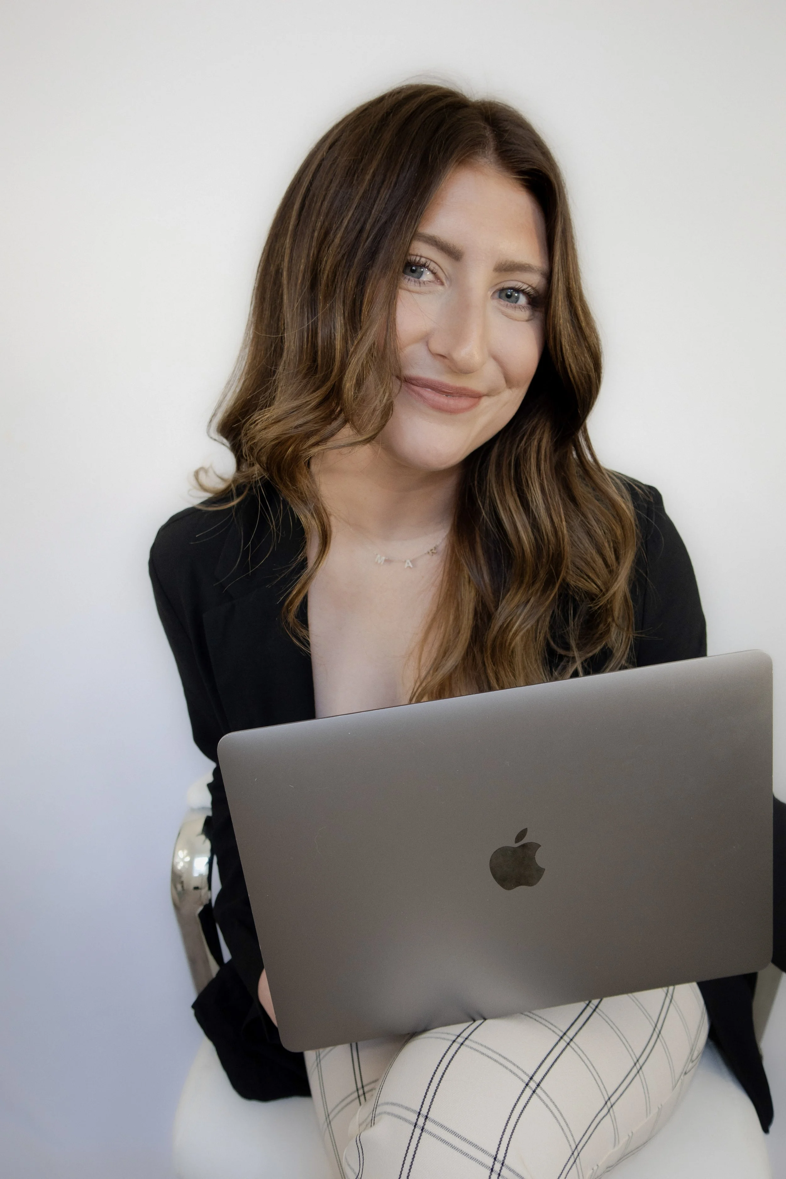 Marisa Franklin providing virtual marketing and business support
