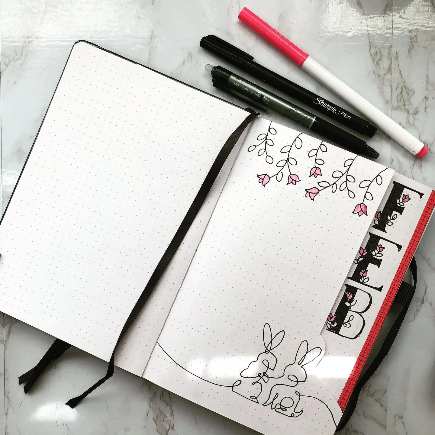 For those #bujo #bulletjournal peoples out there here&rsquo;s some #bujoinspiration #bulletjournalideas for this February! My whole theme for this year is #minimalism woodland creatures with simple a #dutchdoorspread. Every month is going to be a dif
