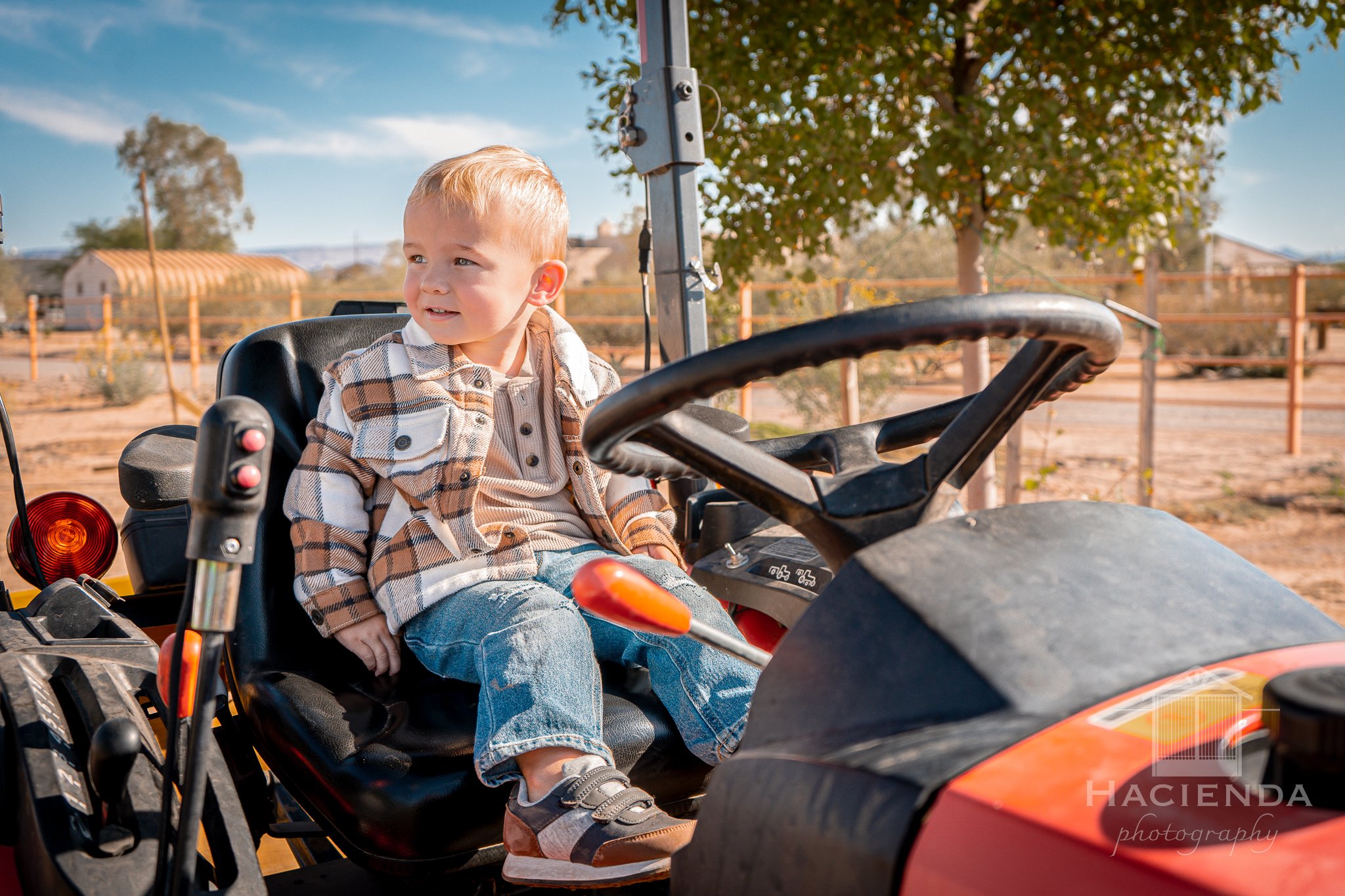 If Fall can be a state of mind, then these Tractor Minis last weekend certainly brought it to life. Plaid, pumpkins, and tons of fun memories to go around! There were tractor rides and tons of laughs. A big thank you to all of the families that came 